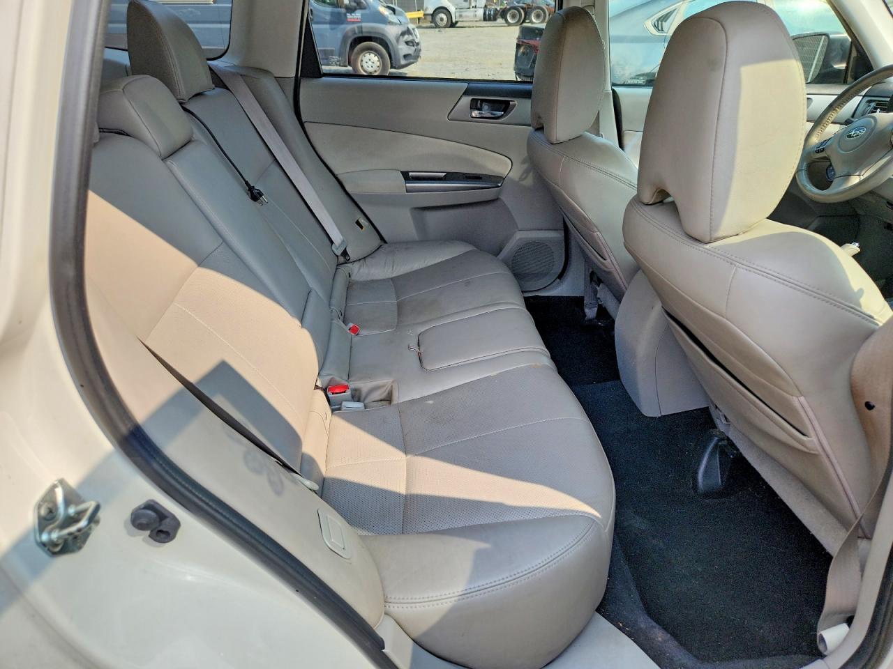2012 Subaru Forester Limited Белый vin: JF2SHAEC0CH453942
