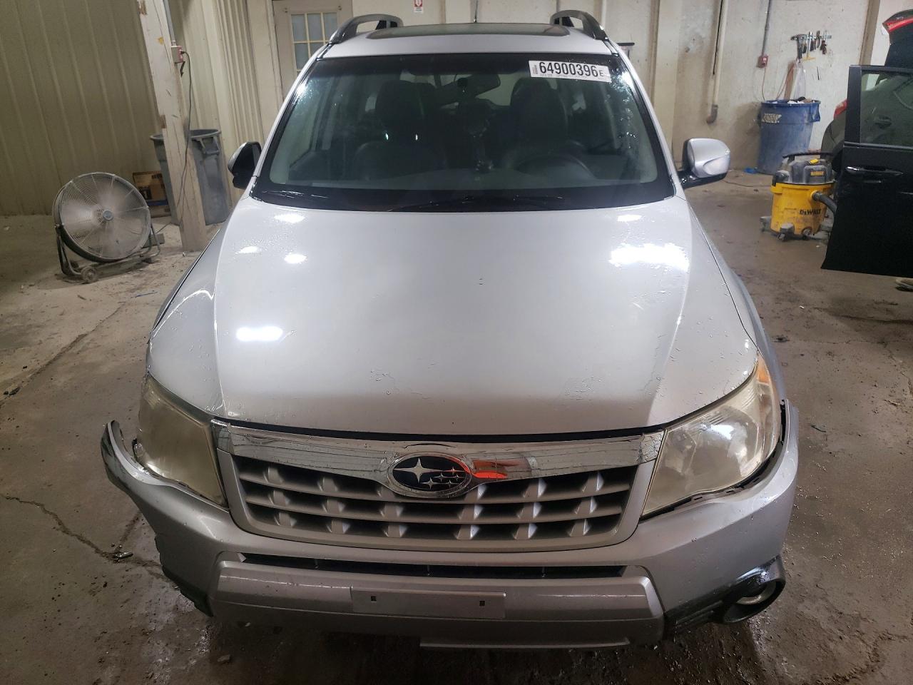 2012 Subaru Forester Limited Silver vin: JF2SHAEC1CH441167