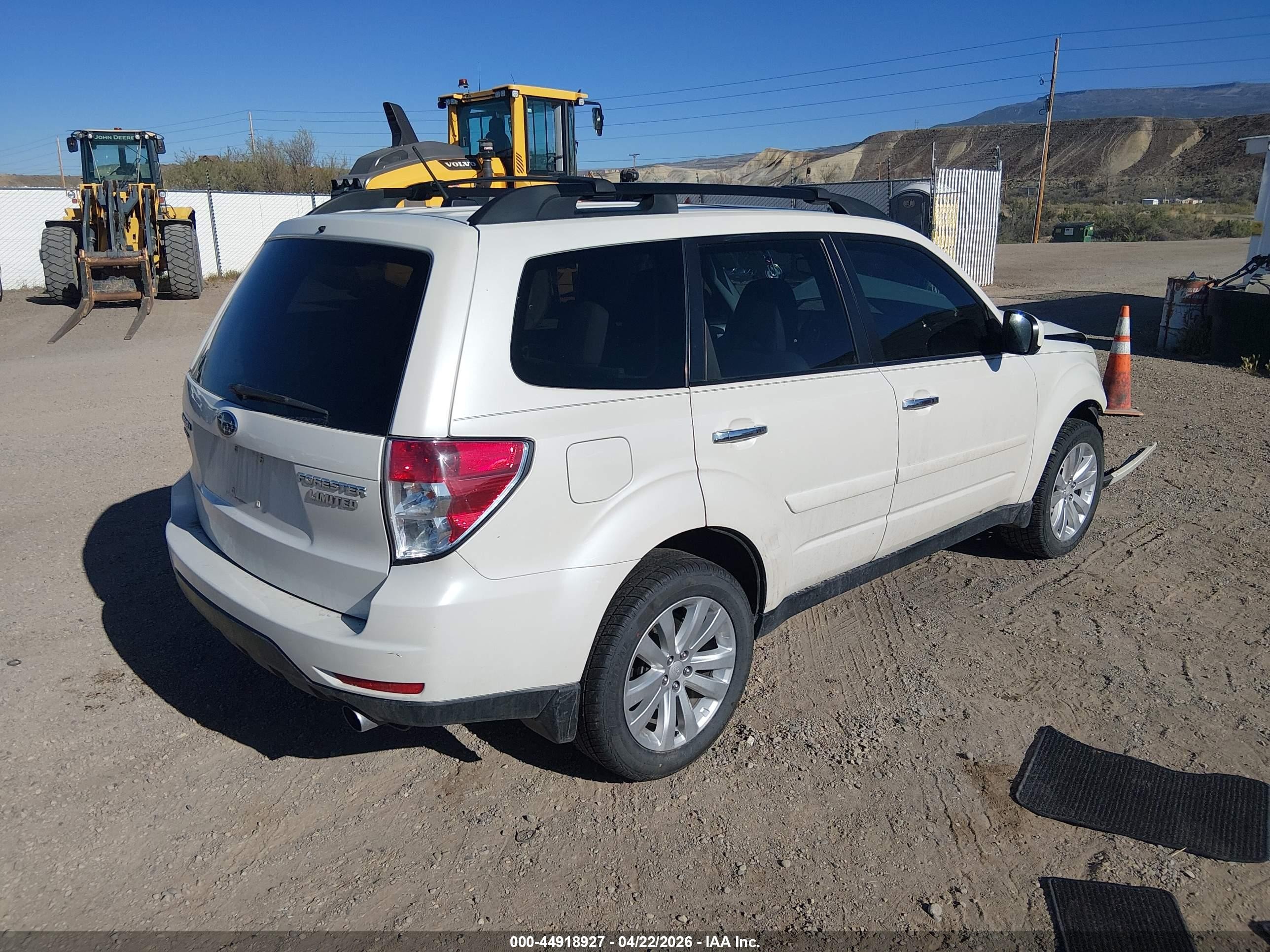2013 Subaru Forester 2.5x Limited White vin: JF2SHAEC1DH408591