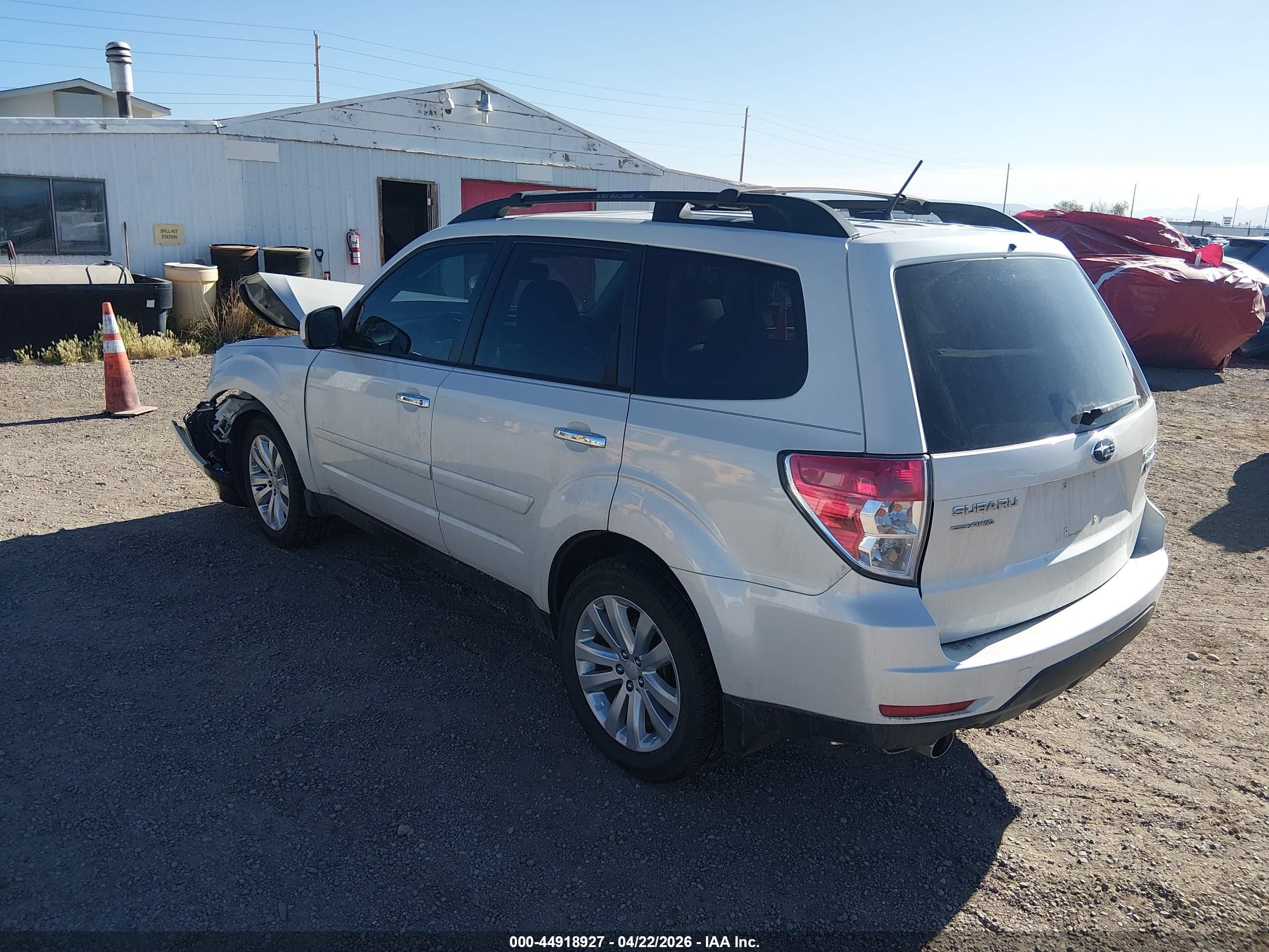 2013 Subaru Forester 2.5x Limited White vin: JF2SHAEC1DH408591
