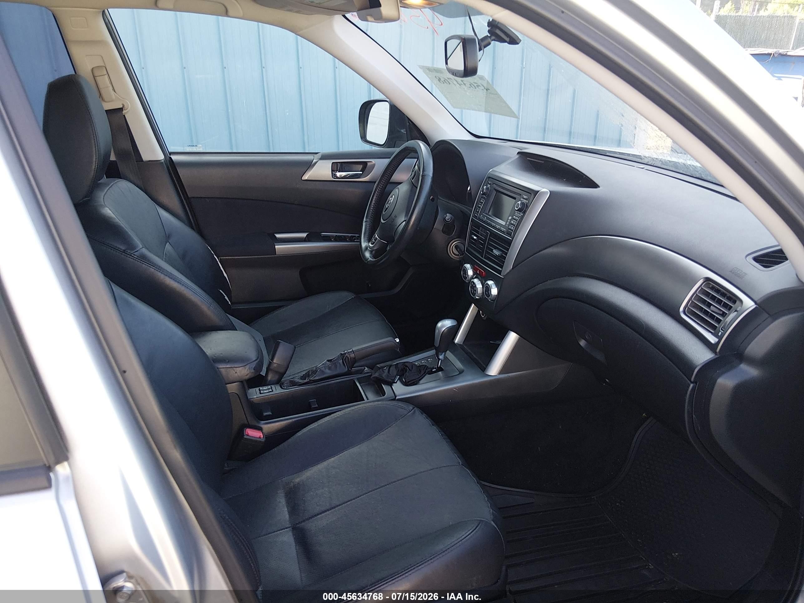 2013 Subaru Forester 2.5x Limited Silver vin: JF2SHAEC1DH416903