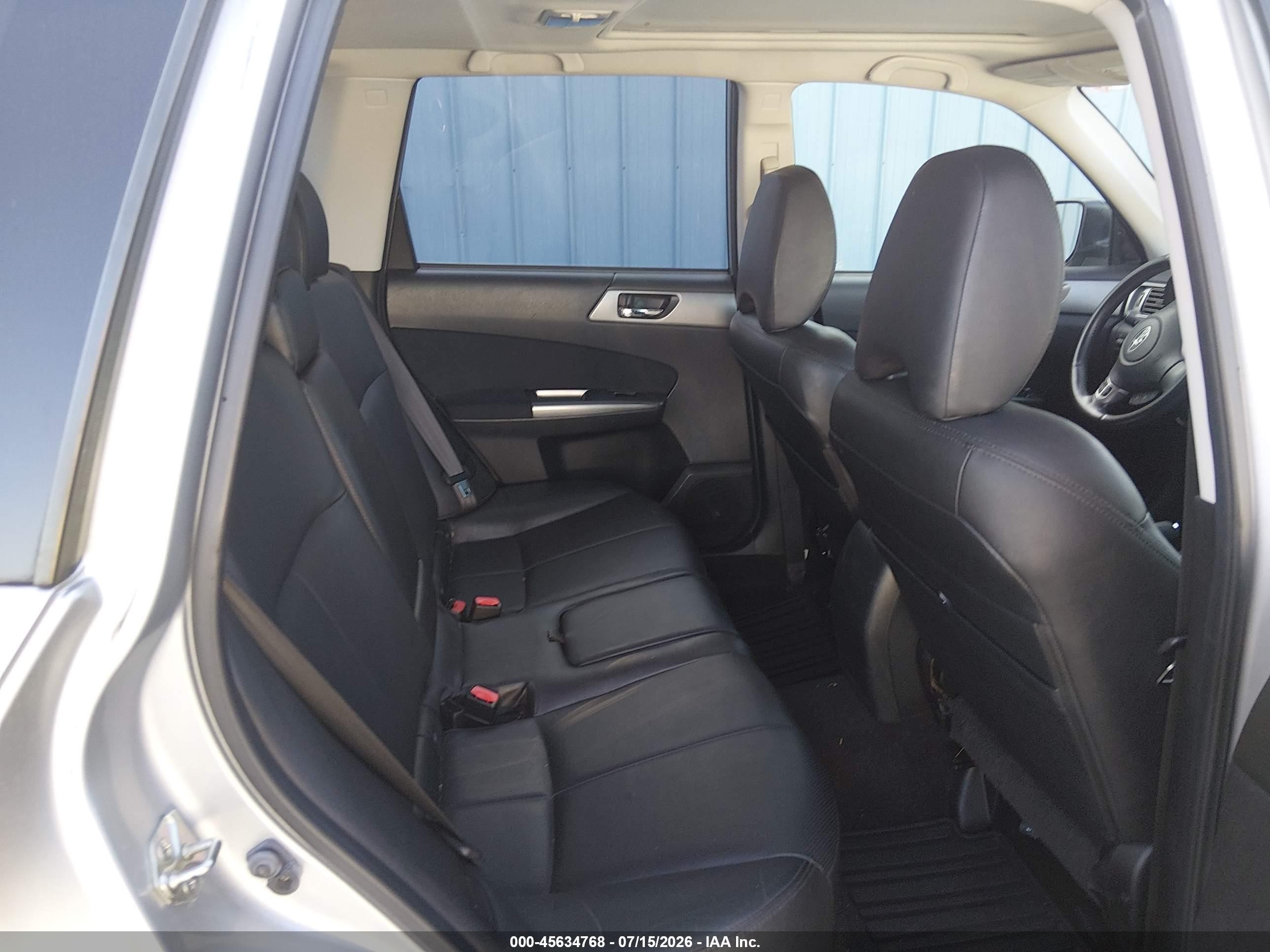 2013 Subaru Forester 2.5x Limited Silver vin: JF2SHAEC1DH416903