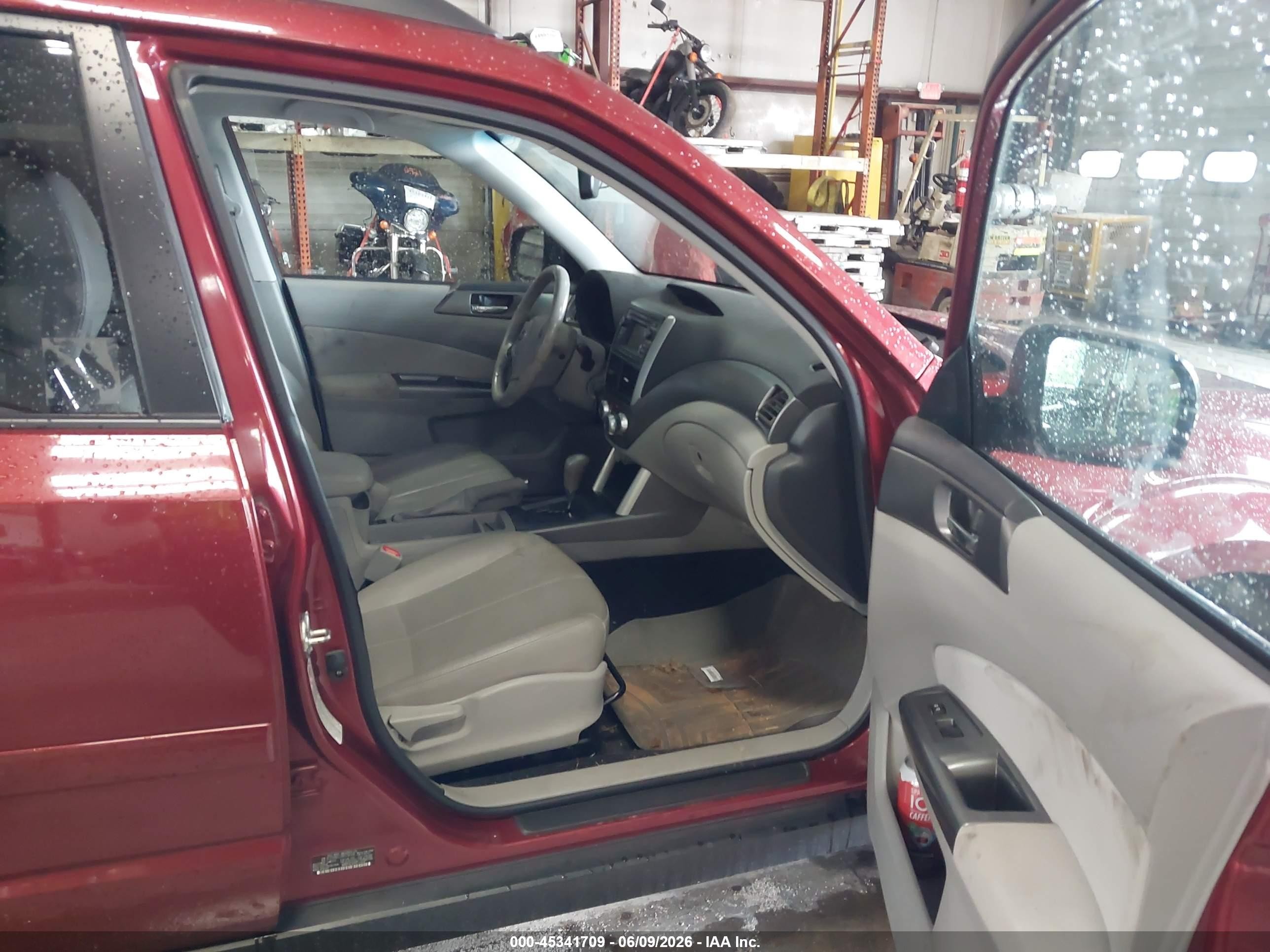 2011 Subaru Forester 2.5x Limited Red vin: JF2SHAEC2BH736356