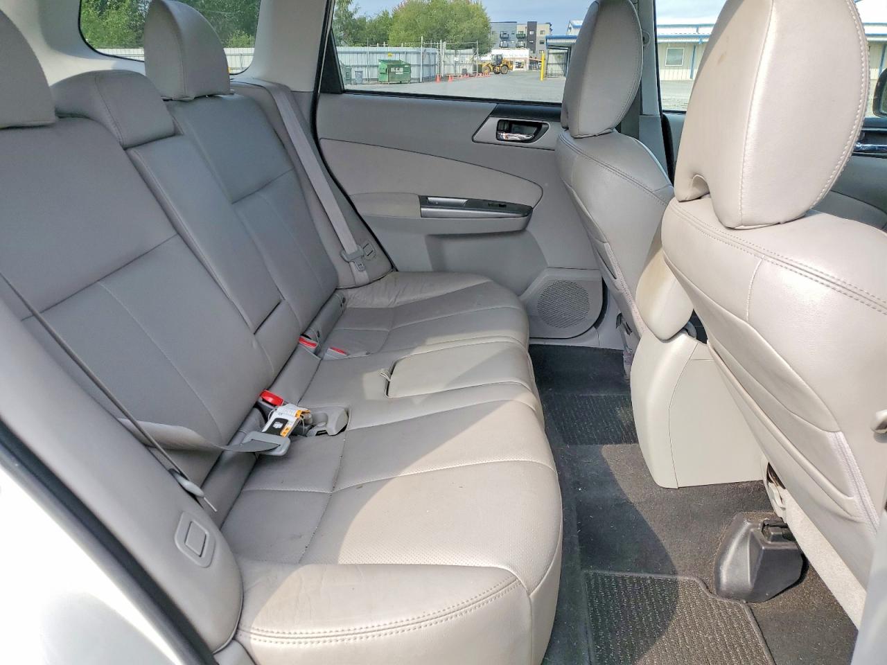 2011 Subaru Forester Limited White vin: JF2SHAEC2BH762486