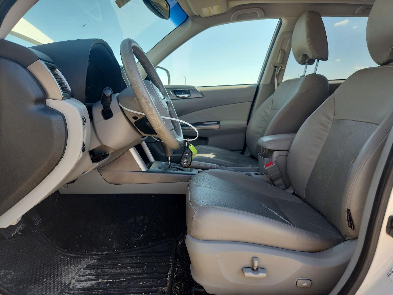 2013 Subaru Forester Limited White vin: JF2SHAEC2DH425691