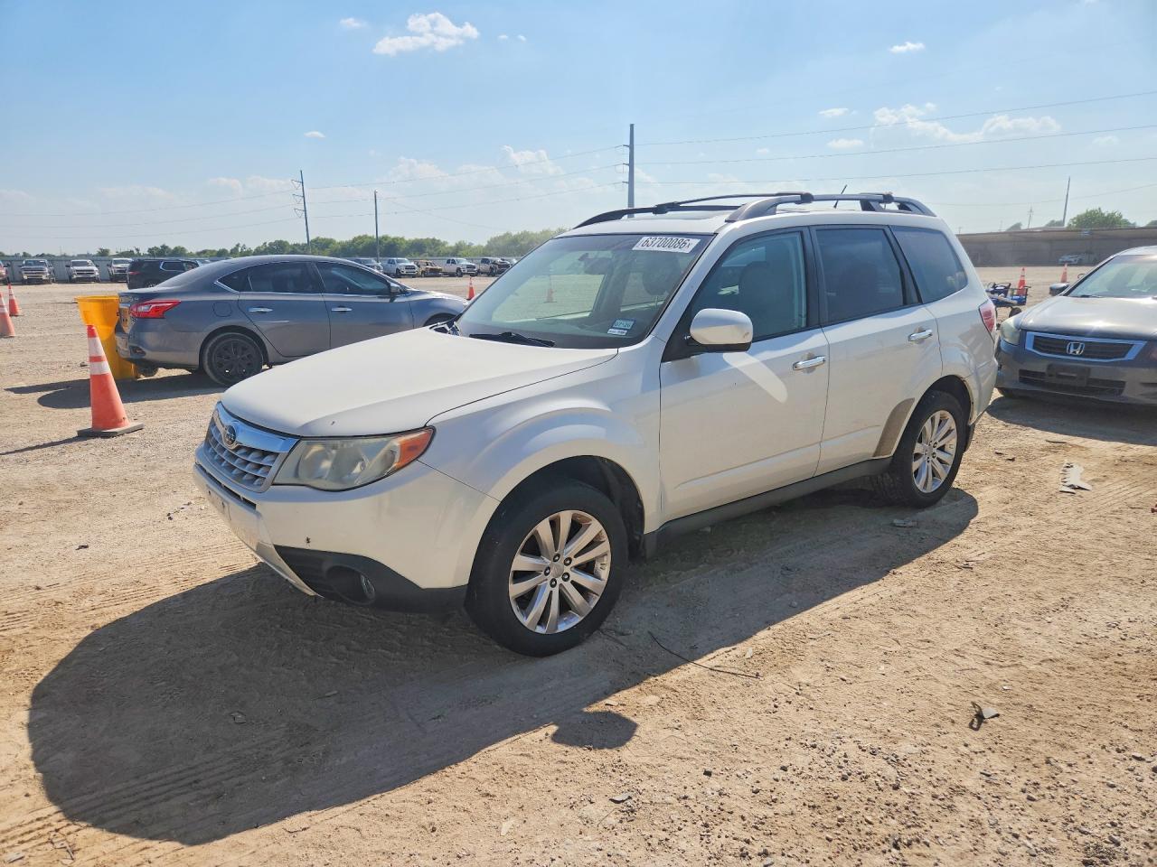 2013 Subaru Forester Limited White vin: JF2SHAEC2DH425691