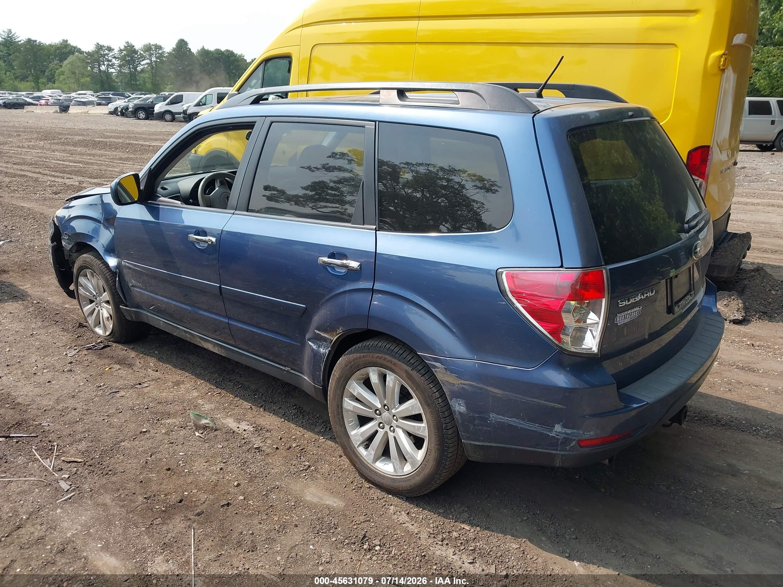 2013 Subaru Forester 2.5x Limited Синий vin: JF2SHAEC2DH427523