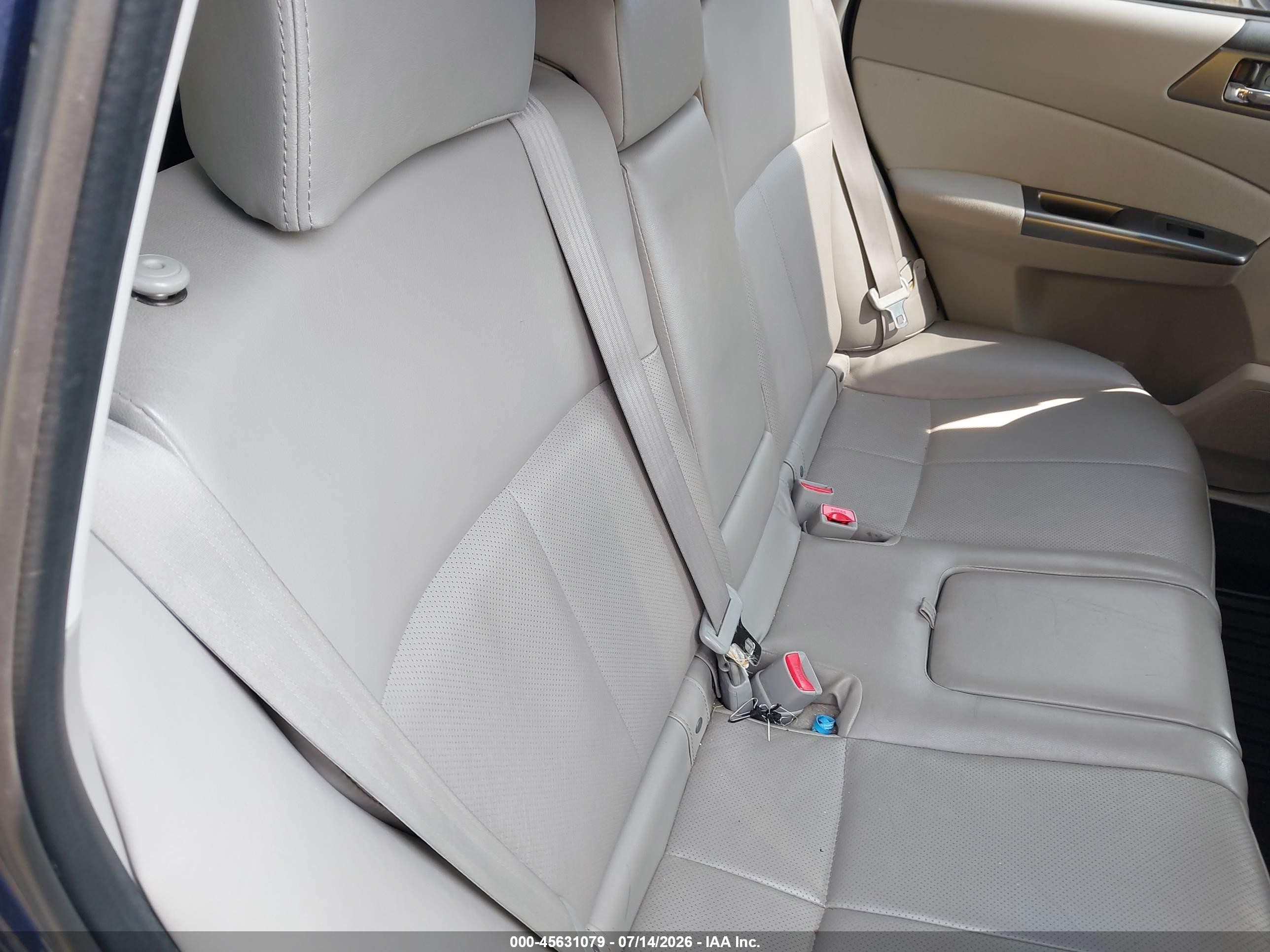 2013 Subaru Forester 2.5x Limited Синий vin: JF2SHAEC2DH427523