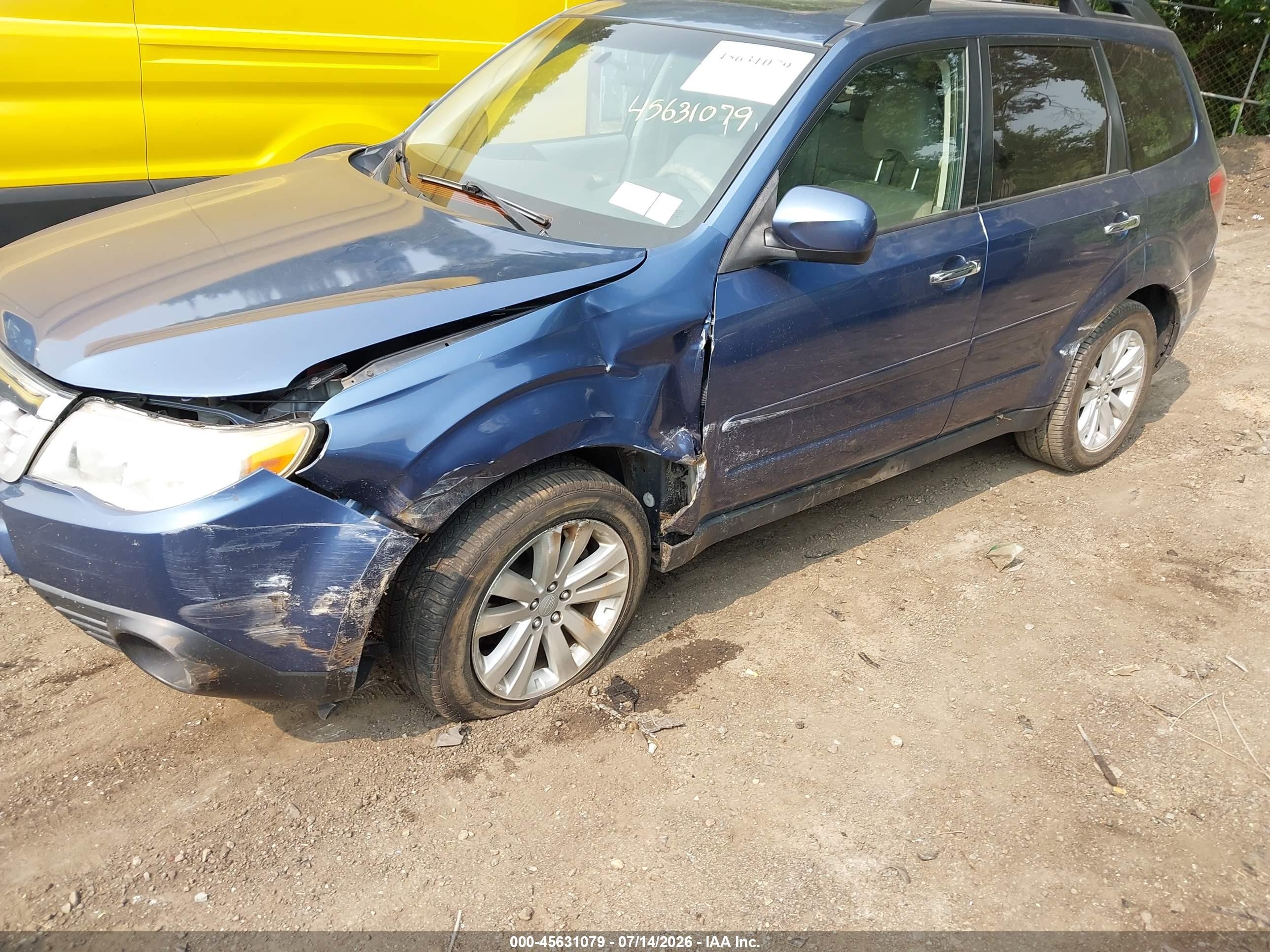 2013 Subaru Forester 2.5x Limited Синий vin: JF2SHAEC2DH427523