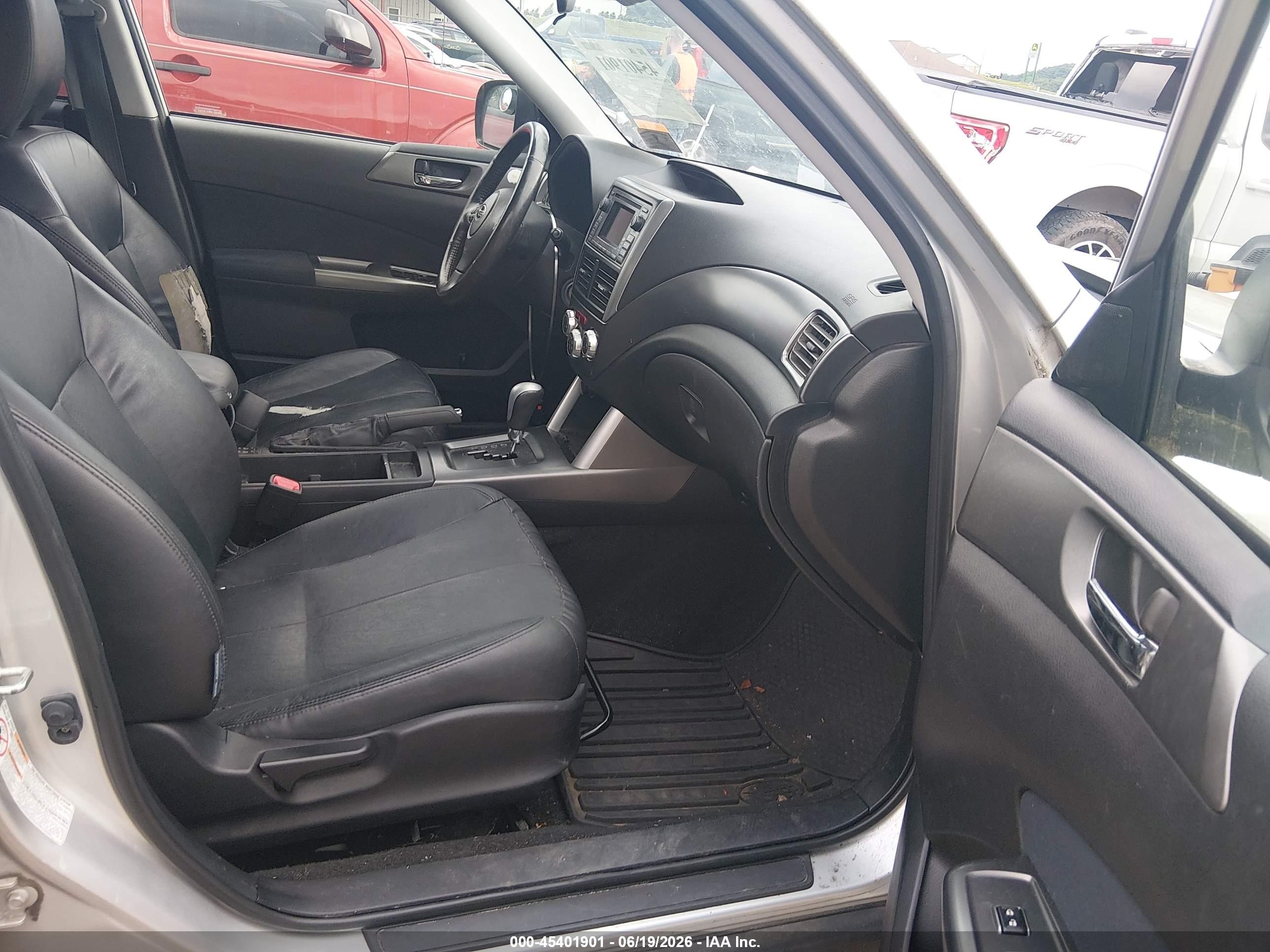 2011 Subaru Forester 2.5x Limited Silver vin: JF2SHAEC3BH729481