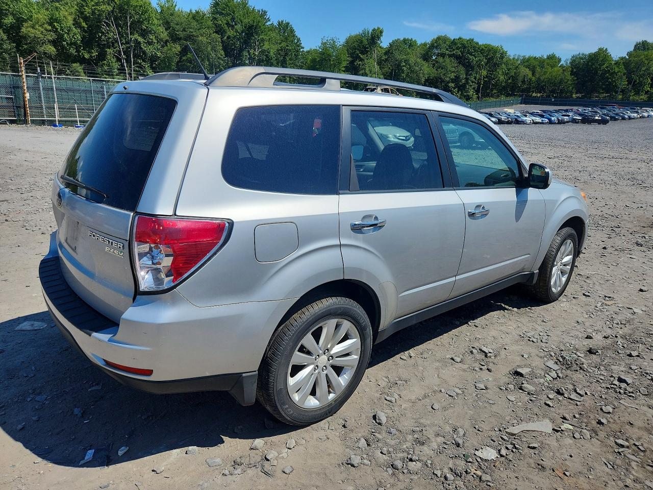 2011 Subaru Forester Limited Silver vin: JF2SHAEC3BH751769