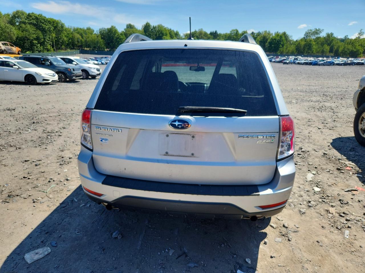 2011 Subaru Forester Limited Silver vin: JF2SHAEC3BH751769