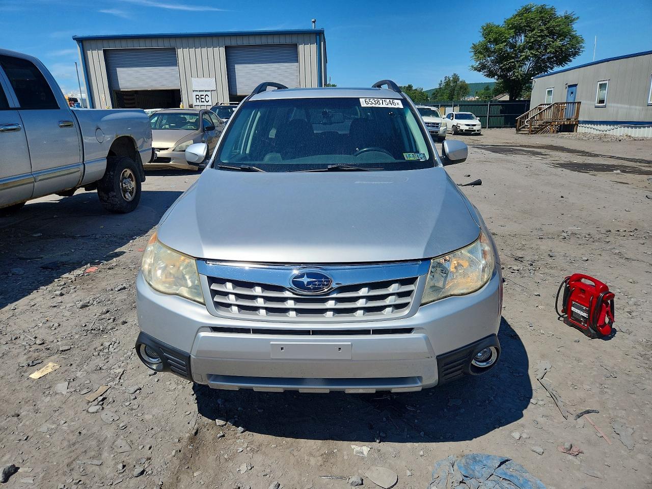 2011 Subaru Forester Limited Silver vin: JF2SHAEC3BH751769