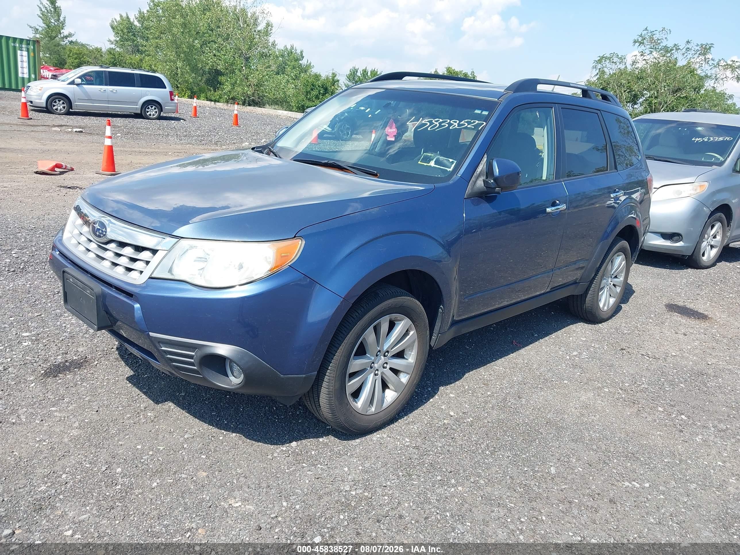 2011 Subaru Forester 2.5x Limited Blue vin: JF2SHAEC3BH768068