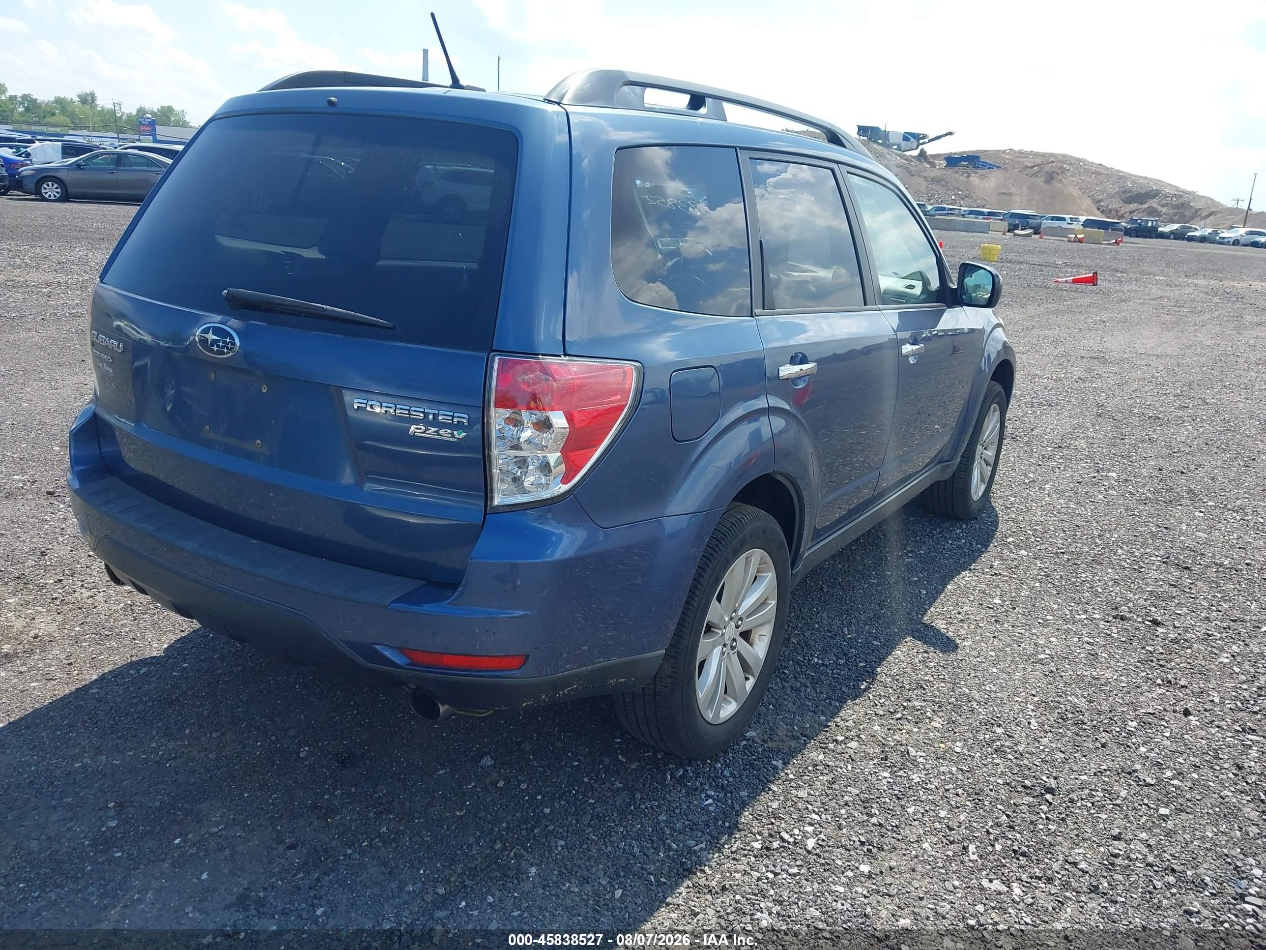 2011 Subaru Forester 2.5x Limited Blue vin: JF2SHAEC3BH768068