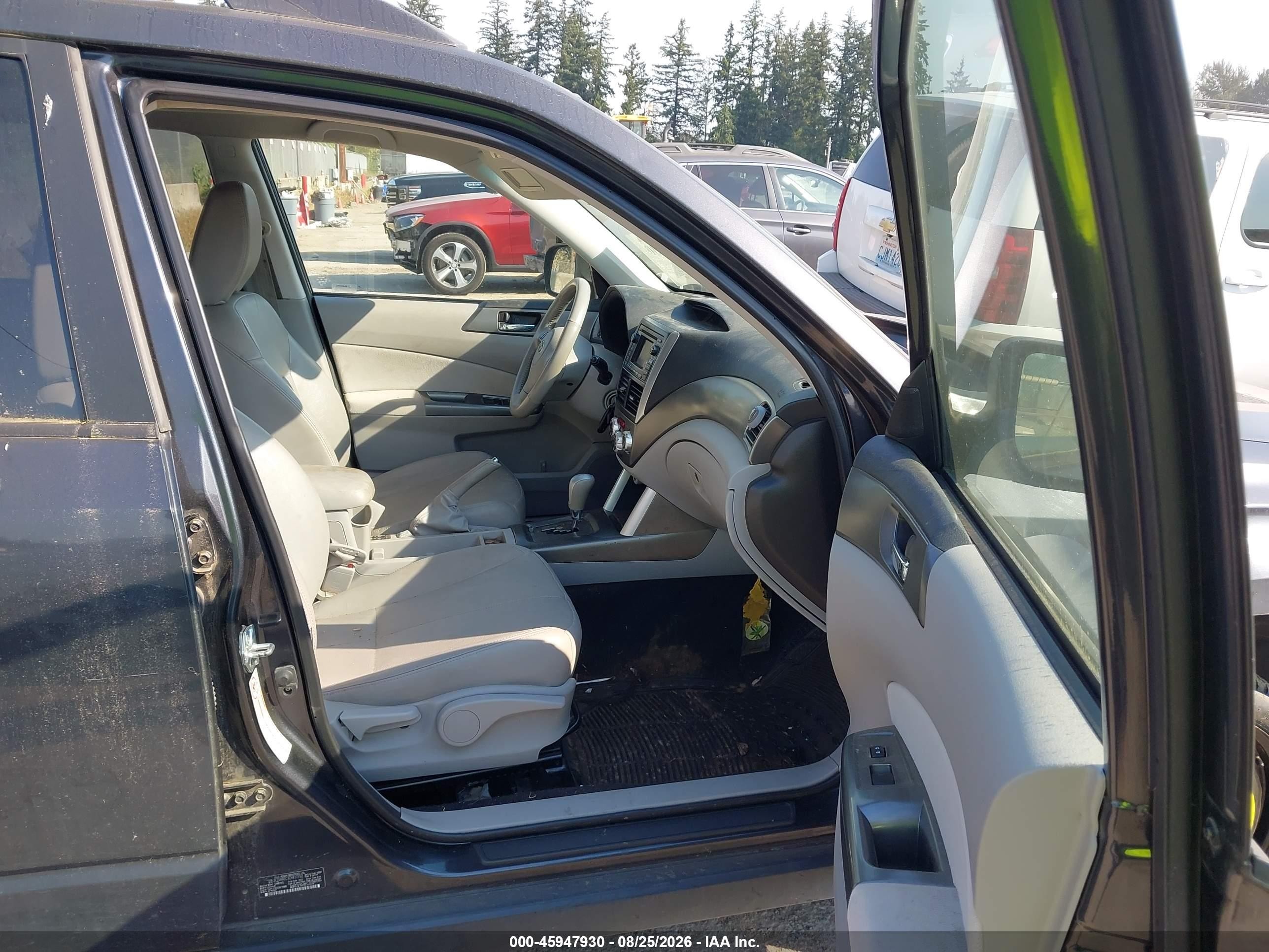 2012 Subaru Forester 2.5x Limited Серый vin: JF2SHAEC3CH417792