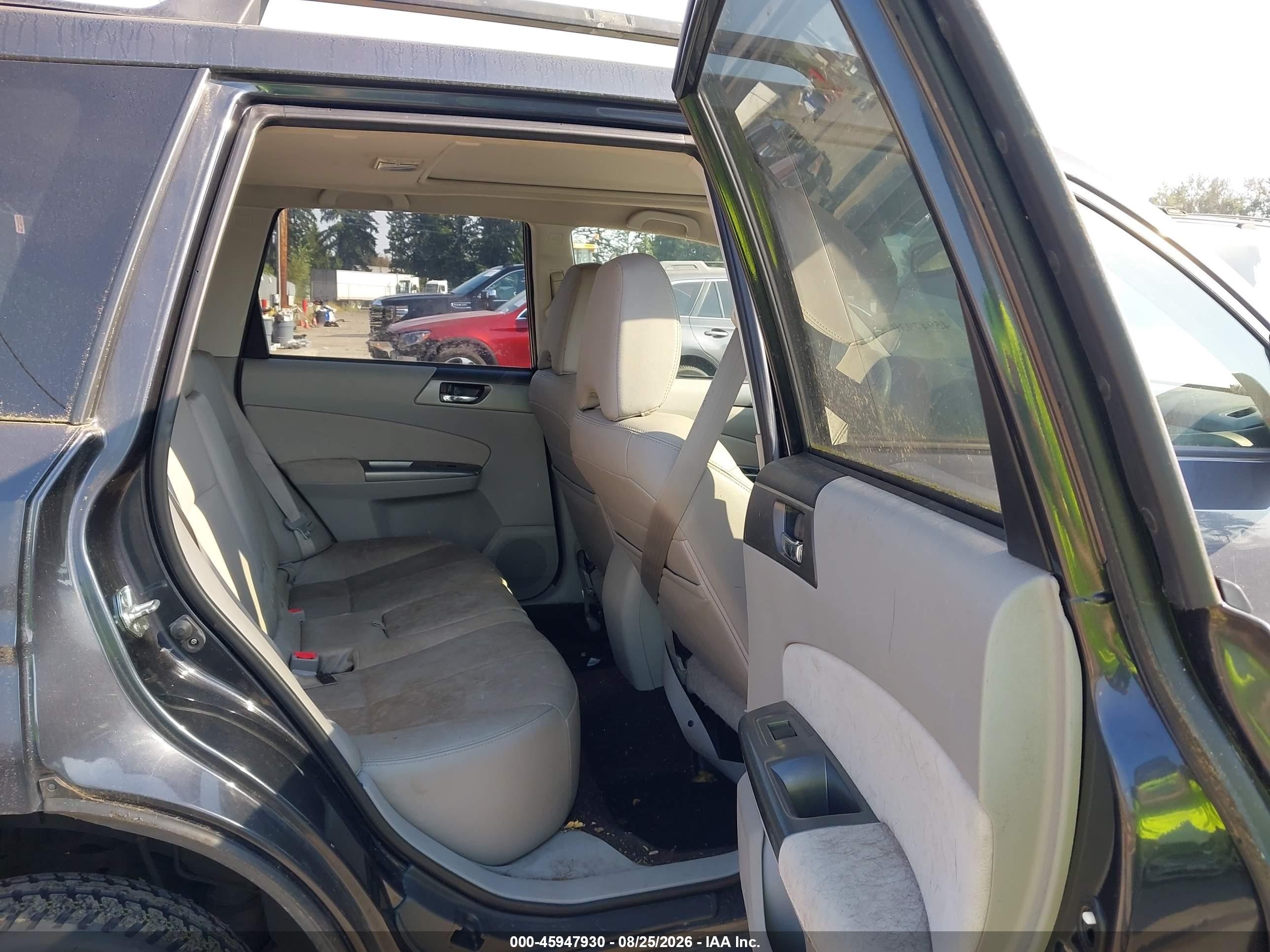 2012 Subaru Forester 2.5x Limited Серый vin: JF2SHAEC3CH417792