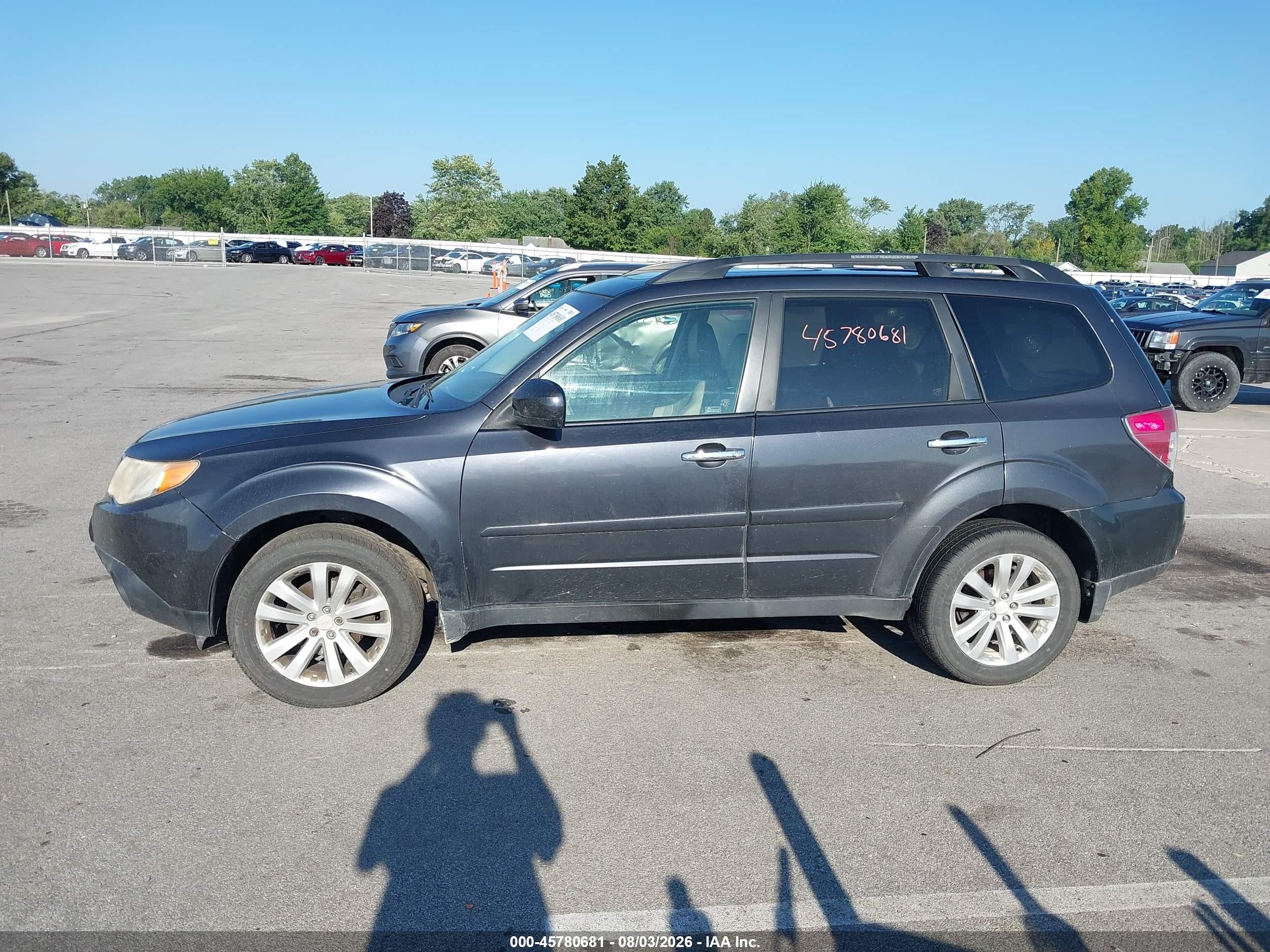 2013 Subaru Forester 2.5x Limited Gray vin: JF2SHAEC3DH441012