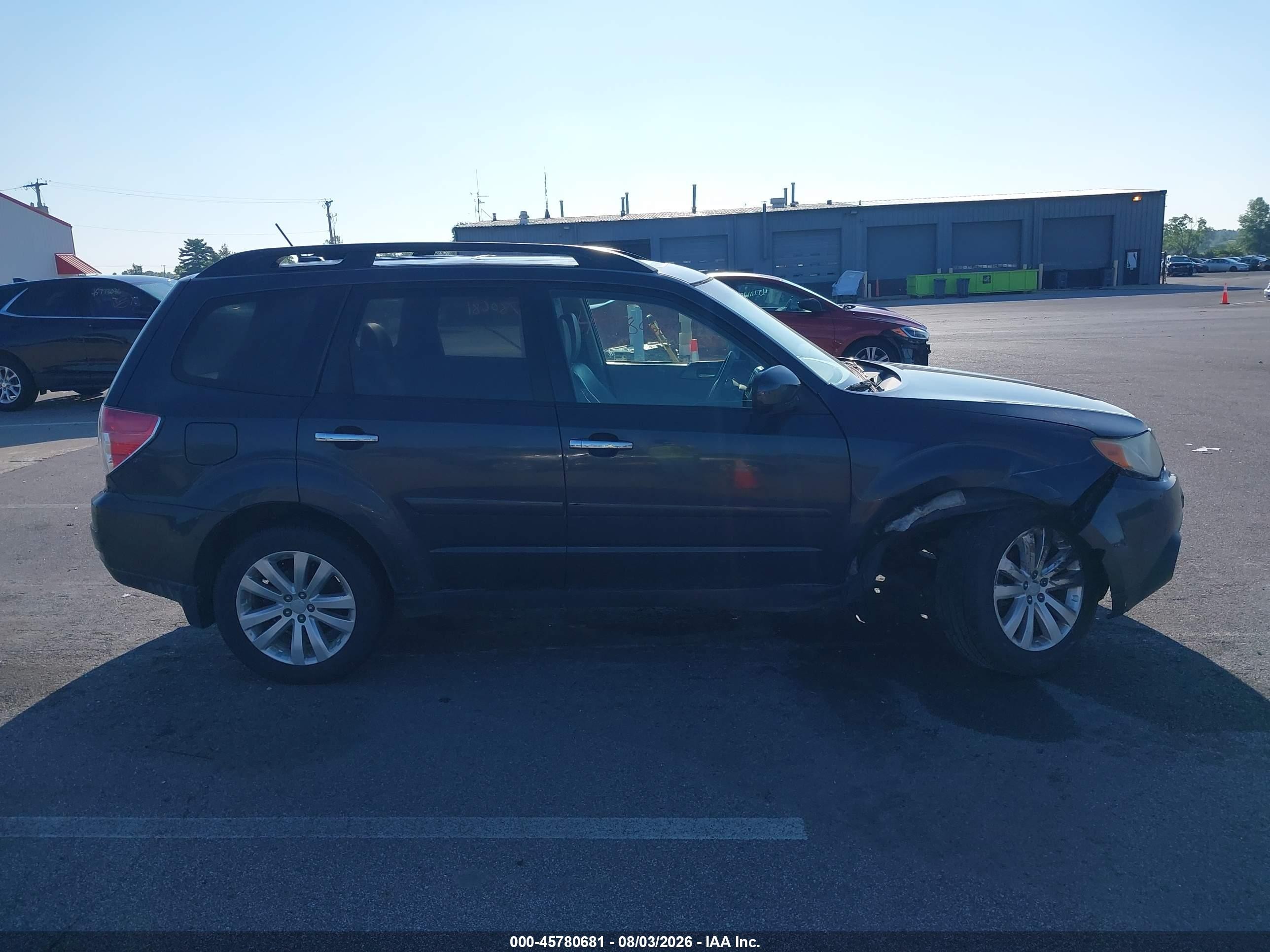2013 Subaru Forester 2.5x Limited Gray vin: JF2SHAEC3DH441012