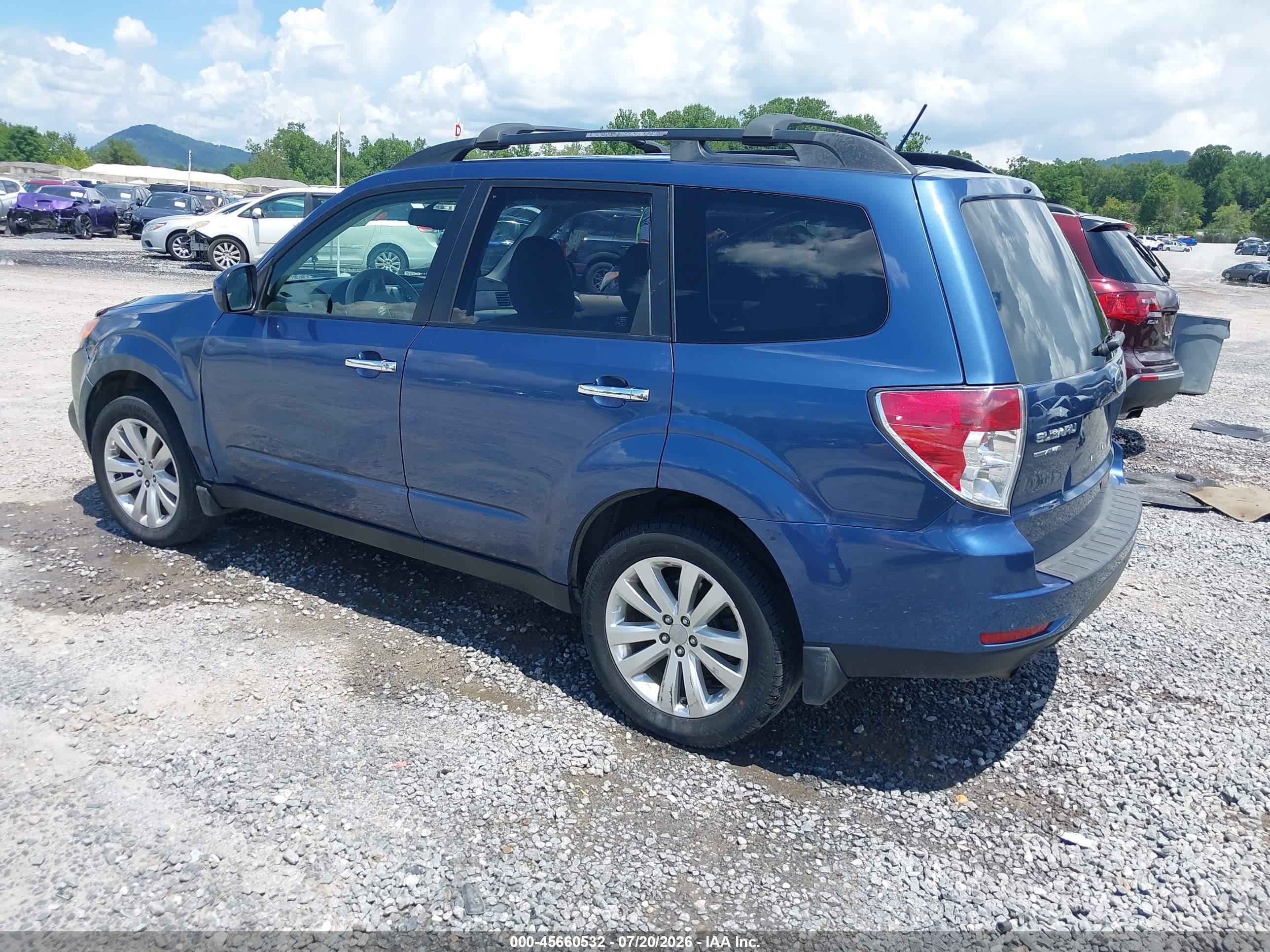 2013 Subaru Forester 2.5x Limited Blue vin: JF2SHAEC3DH441107