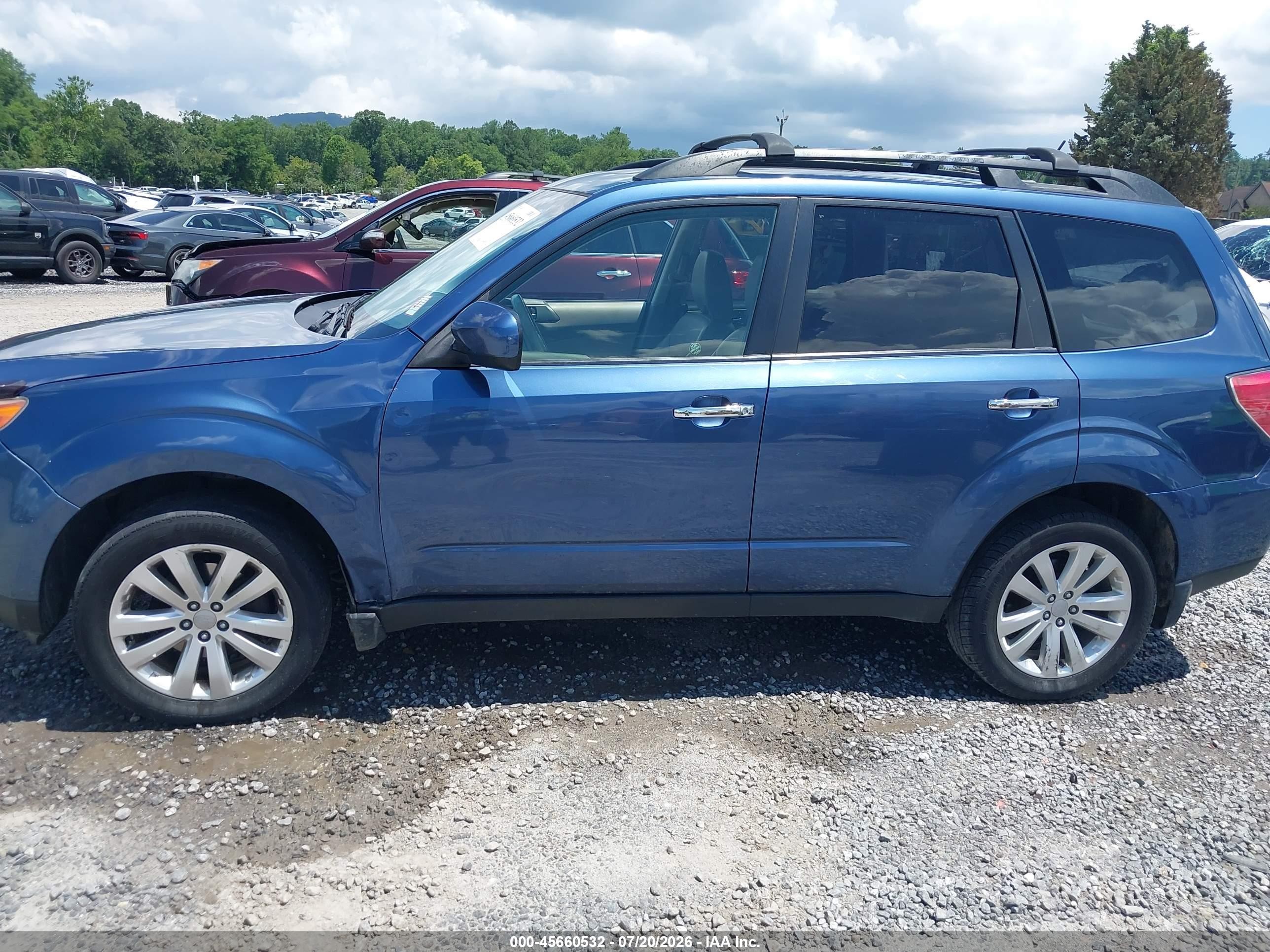 2013 Subaru Forester 2.5x Limited Blue vin: JF2SHAEC3DH441107