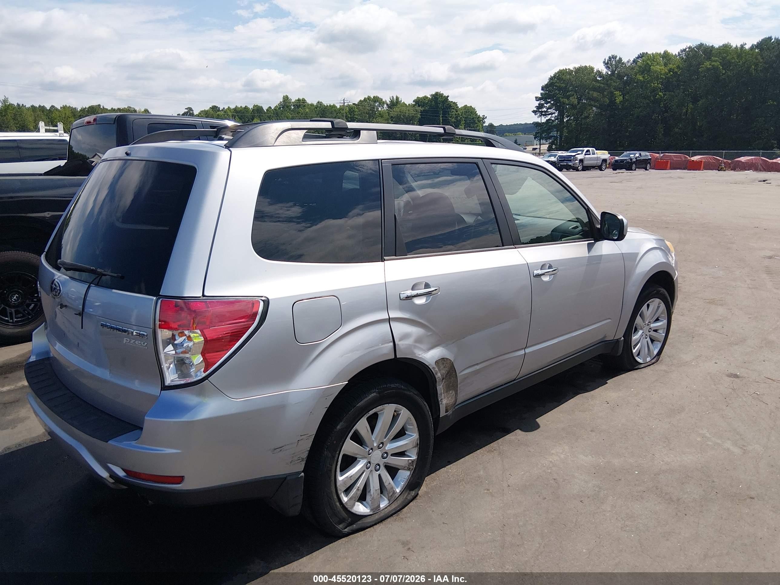 2012 Subaru Forester 2.5x Limited Silver vin: JF2SHAEC4CH412956