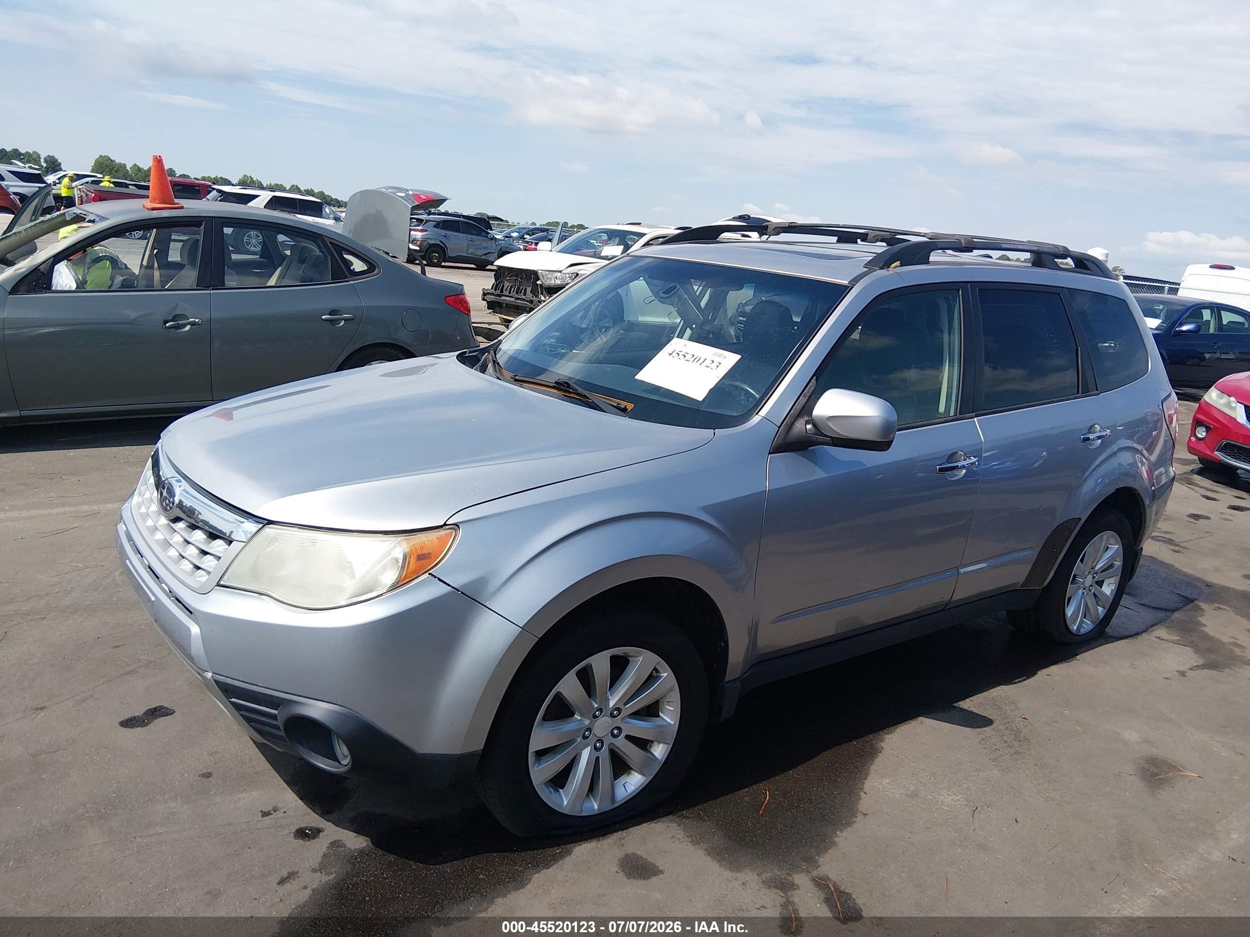 2012 Subaru Forester 2.5x Limited Silver vin: JF2SHAEC4CH412956