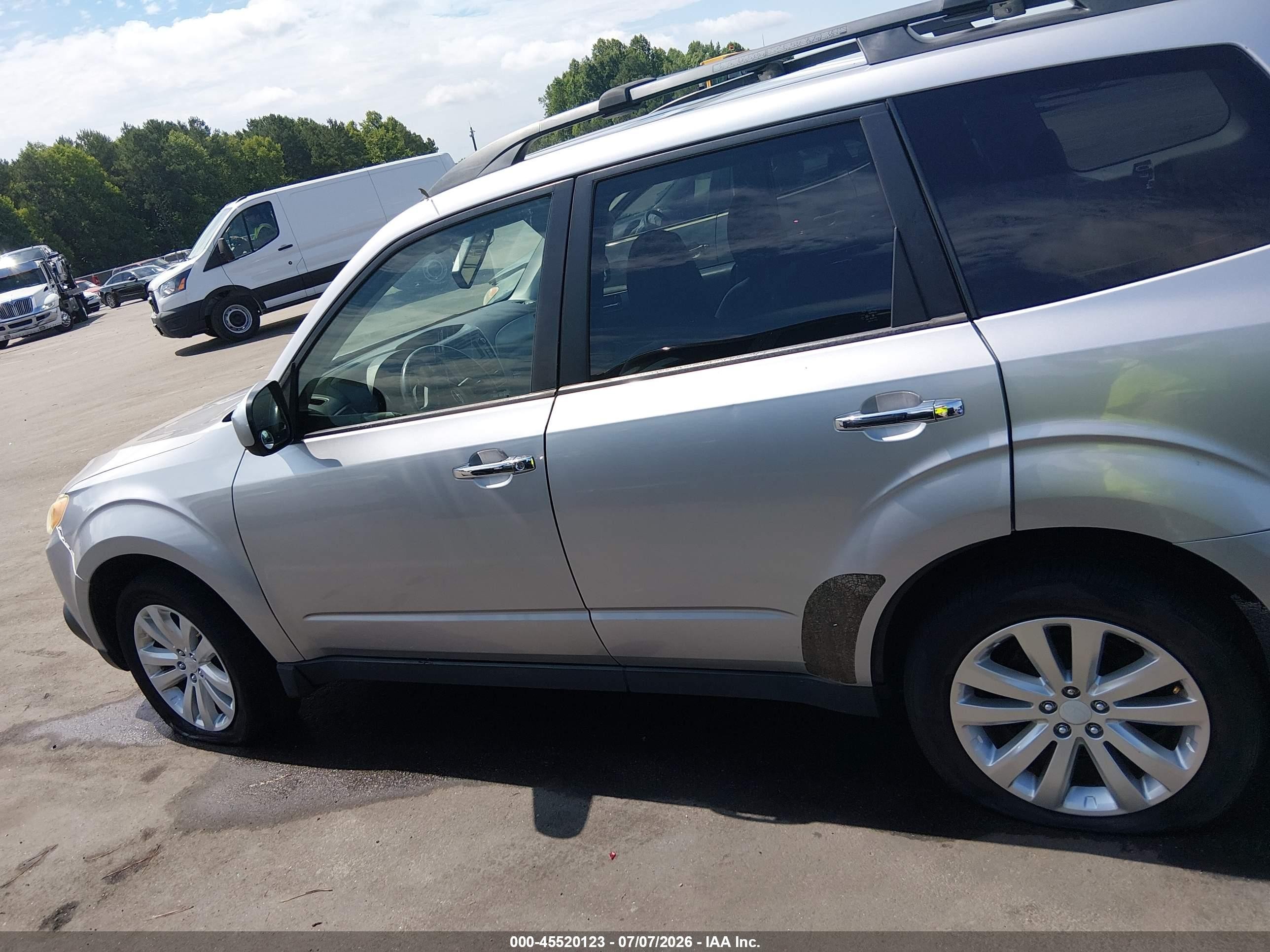 2012 Subaru Forester 2.5x Limited Silver vin: JF2SHAEC4CH412956