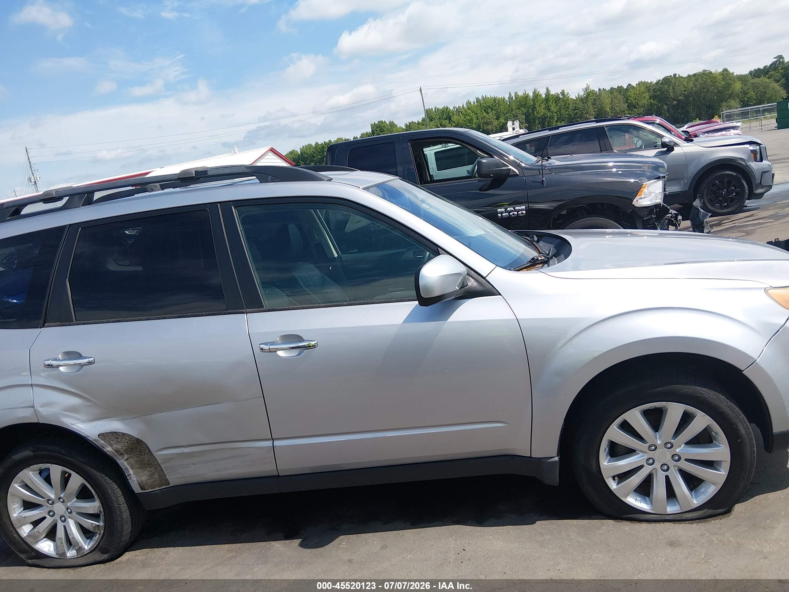 2012 Subaru Forester 2.5x Limited Silver vin: JF2SHAEC4CH412956