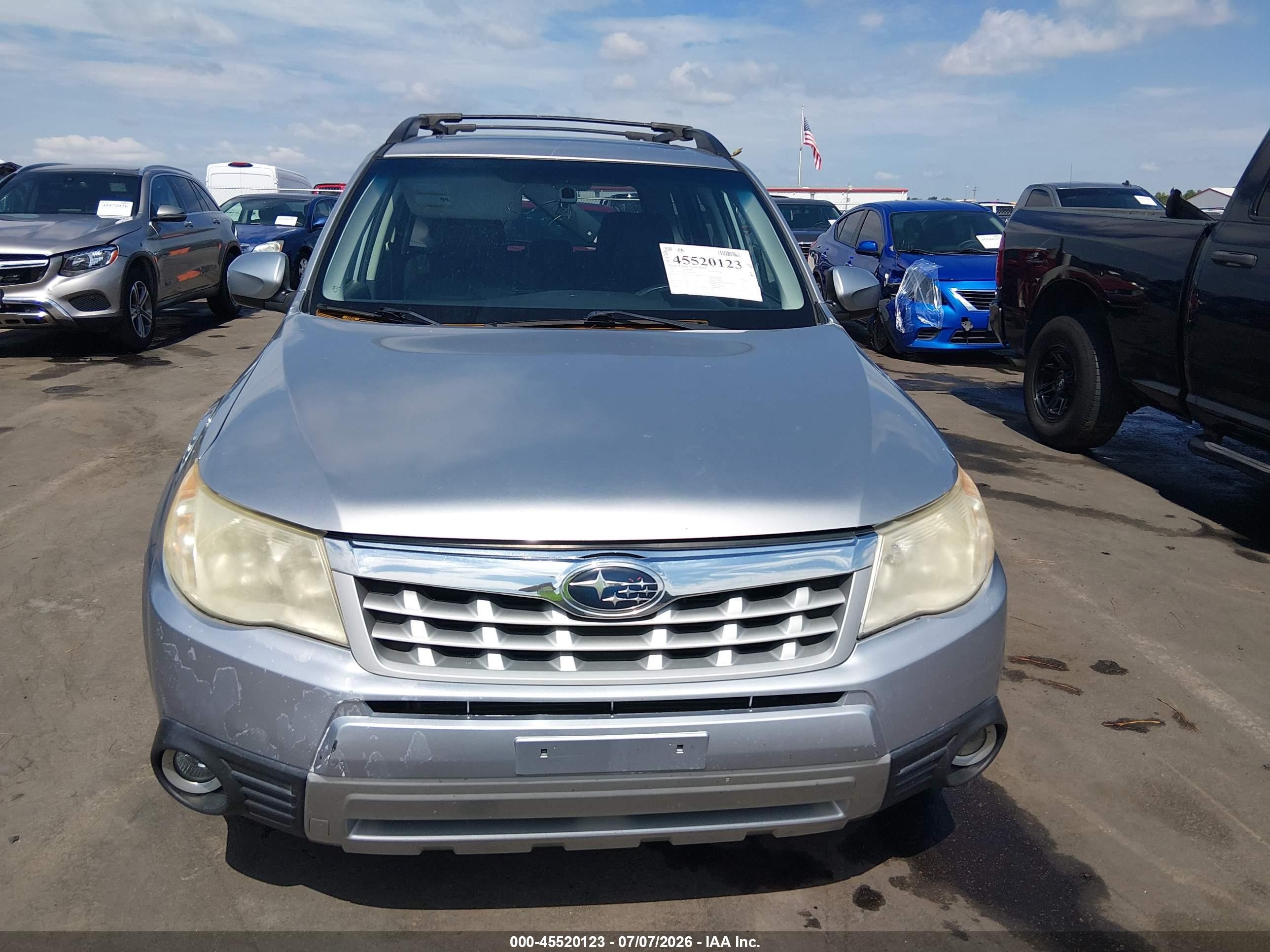 2012 Subaru Forester 2.5x Limited Silver vin: JF2SHAEC4CH412956