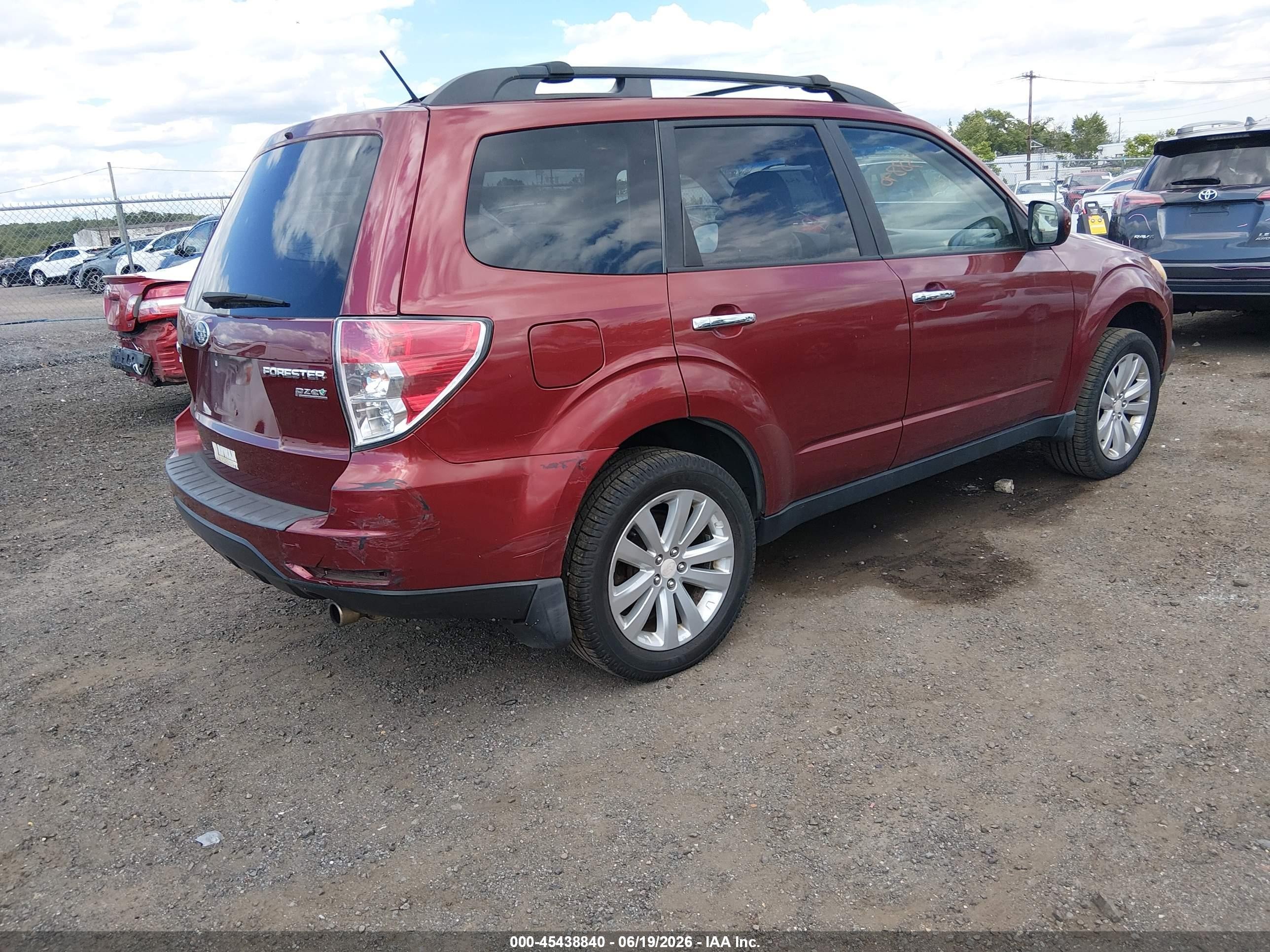2012 Subaru Forester 2.5x Limited Burgundy vin: JF2SHAEC4CH427456