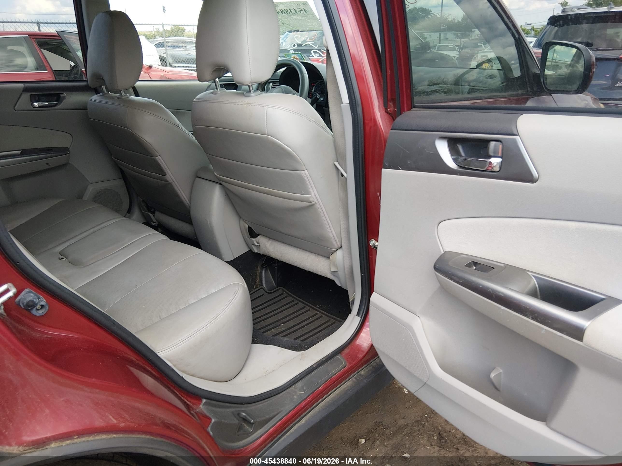 2012 Subaru Forester 2.5x Limited Burgundy vin: JF2SHAEC4CH427456