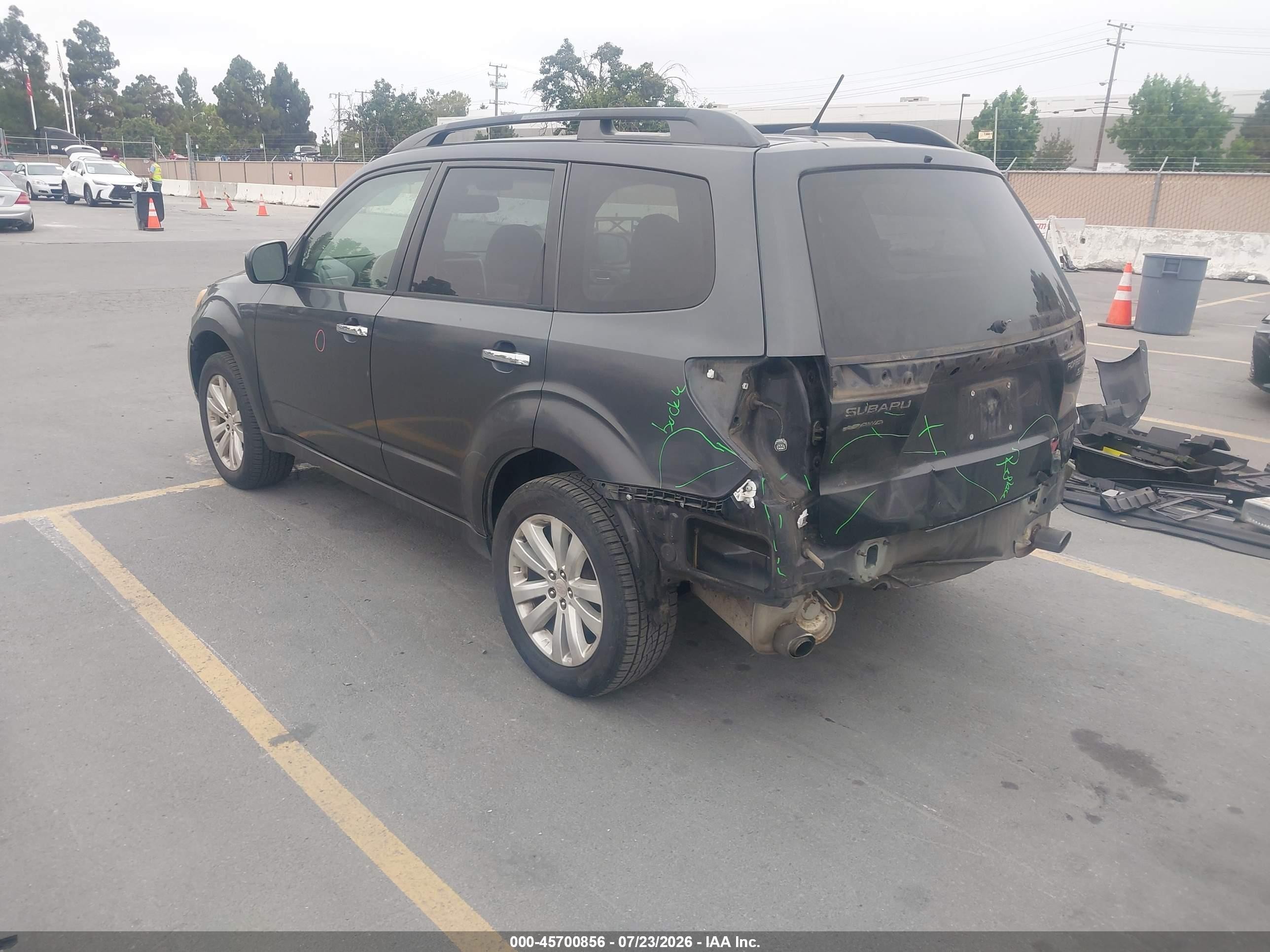 2012 Subaru Forester 2.5x Limited Black vin: JF2SHAEC4CH462045