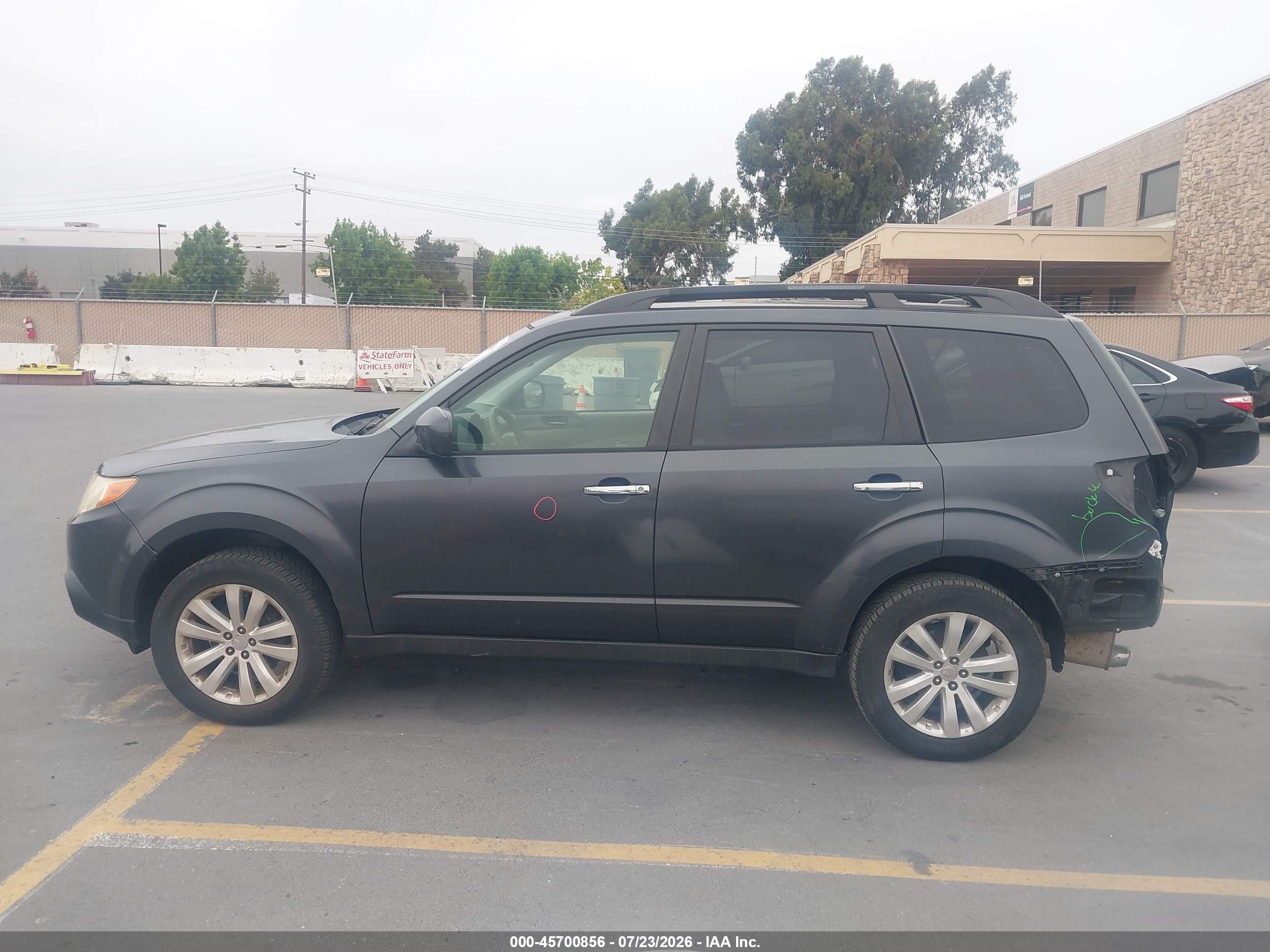 2012 Subaru Forester 2.5x Limited Black vin: JF2SHAEC4CH462045