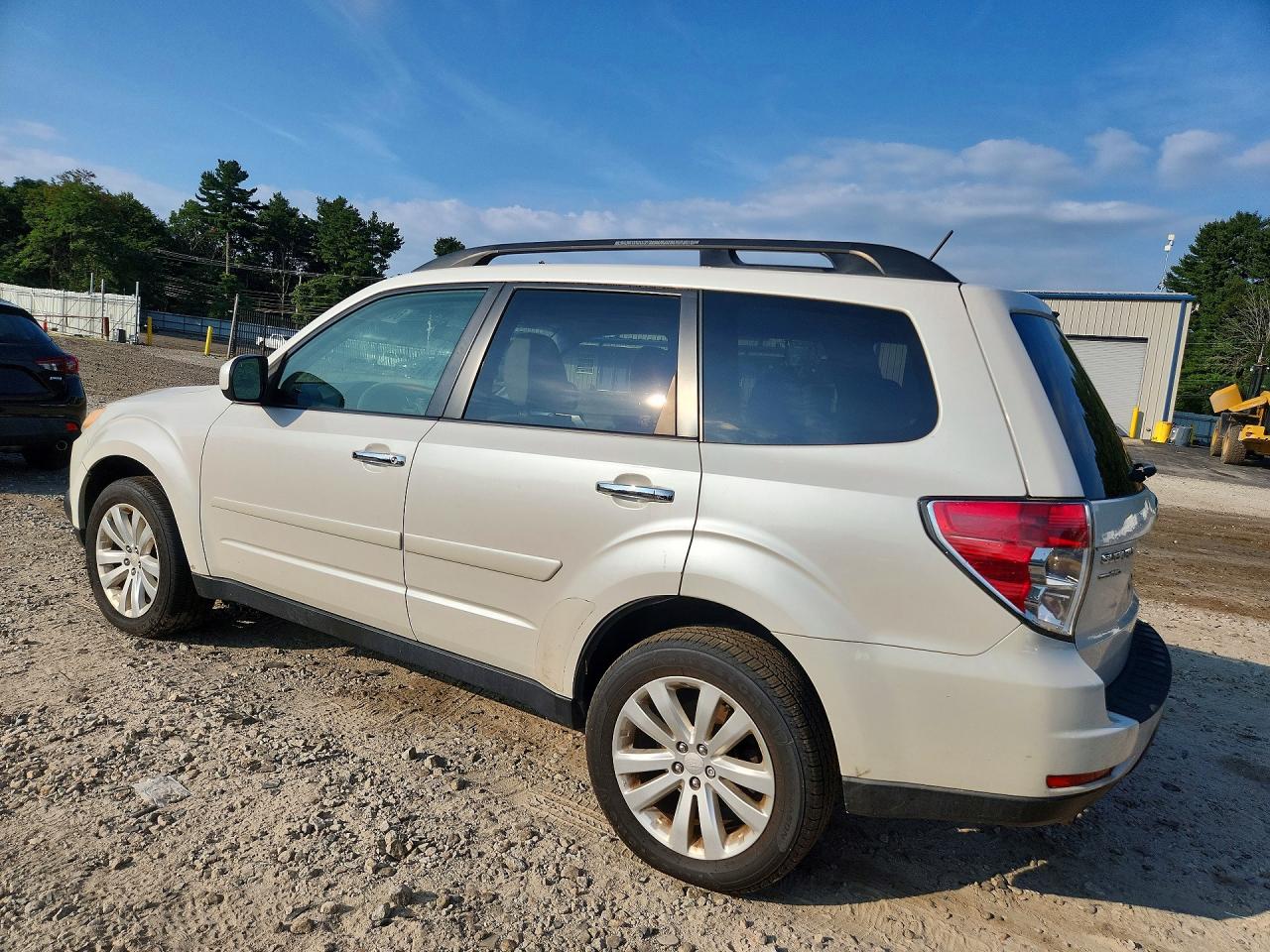 2013 Subaru Forester Limited White vin: JF2SHAEC4DH405541