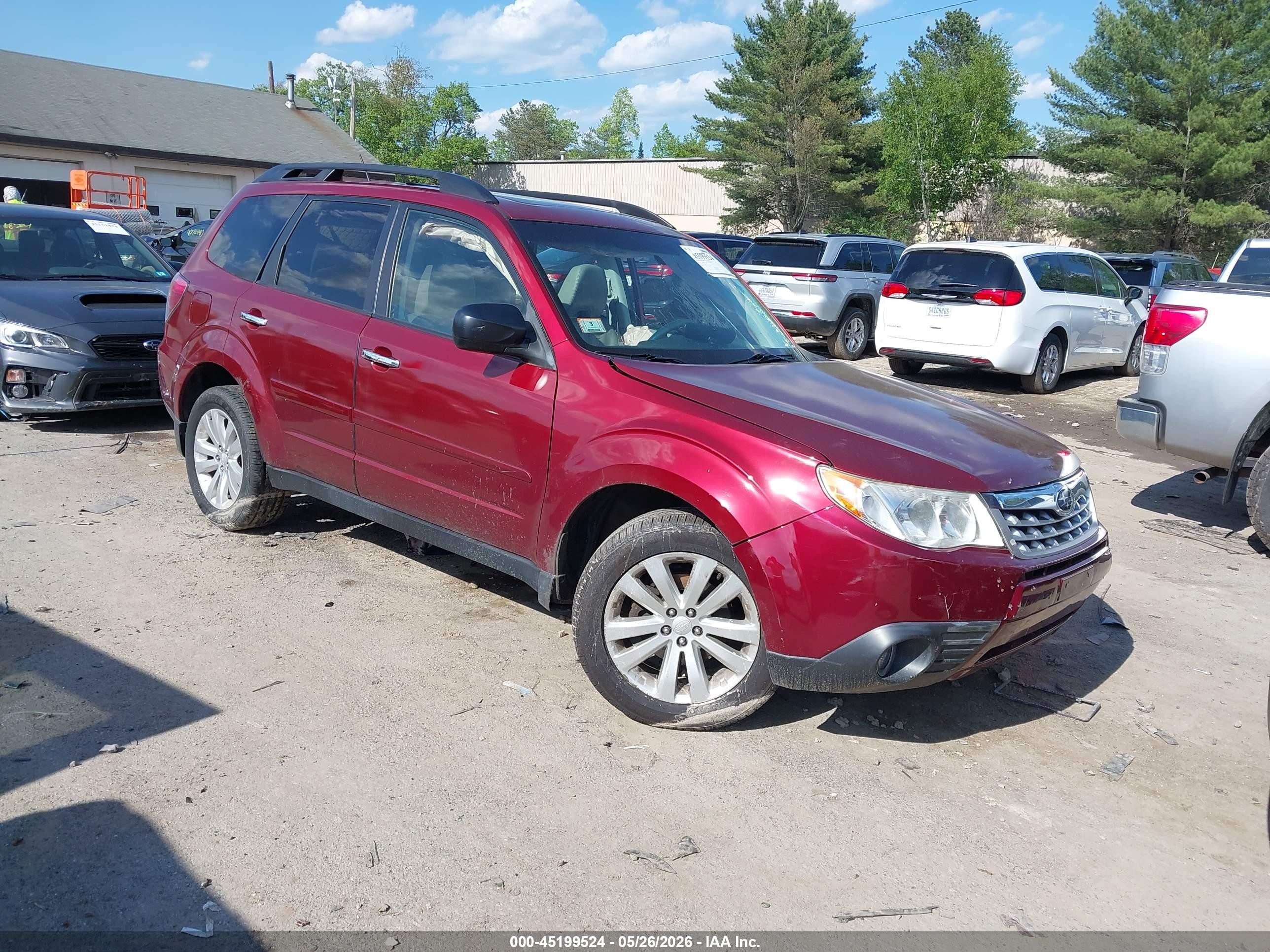 2013 Subaru Forester 2.5x Limited Red vin: JF2SHAEC4DH413591