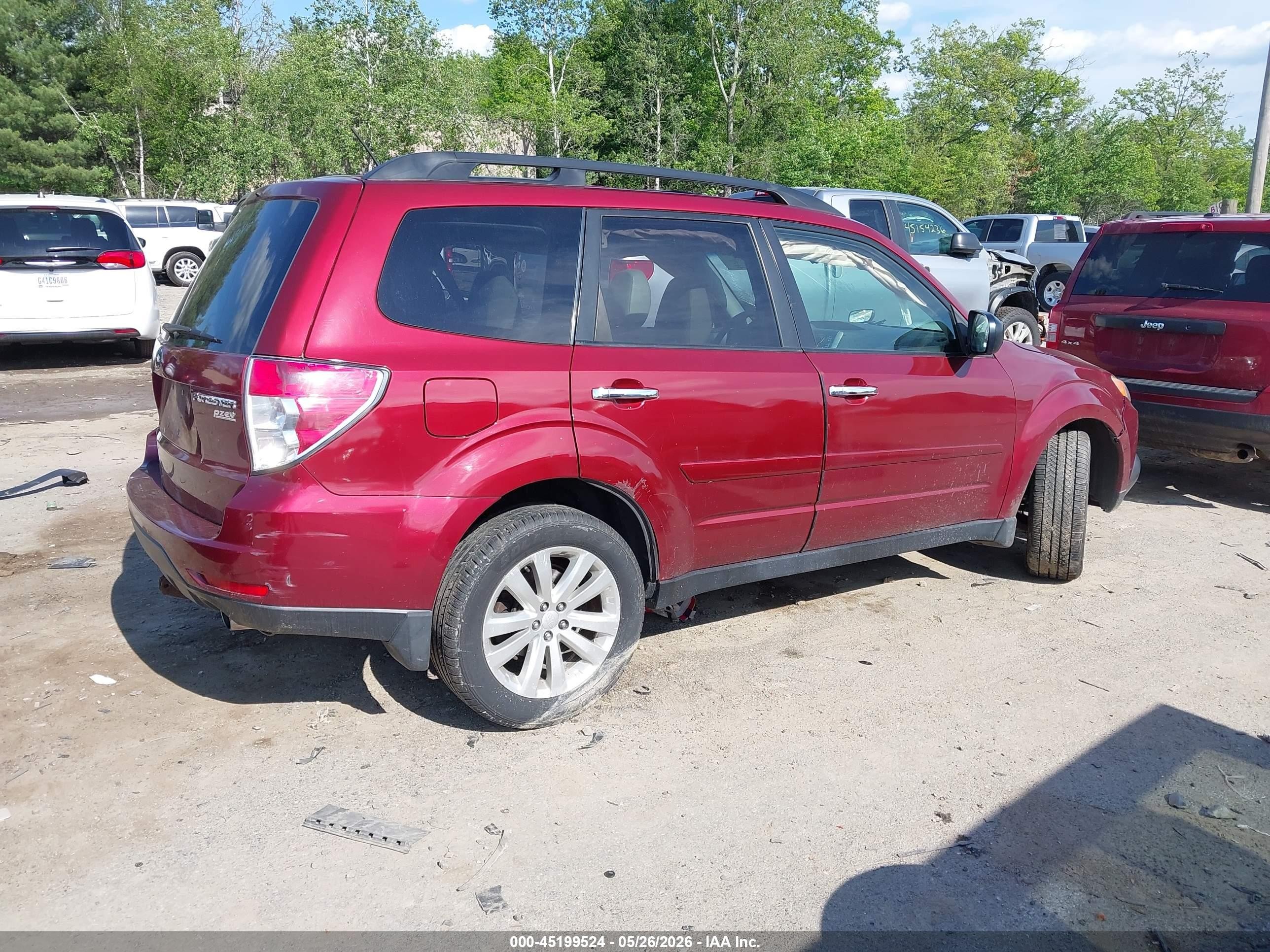 2013 Subaru Forester 2.5x Limited Red vin: JF2SHAEC4DH413591