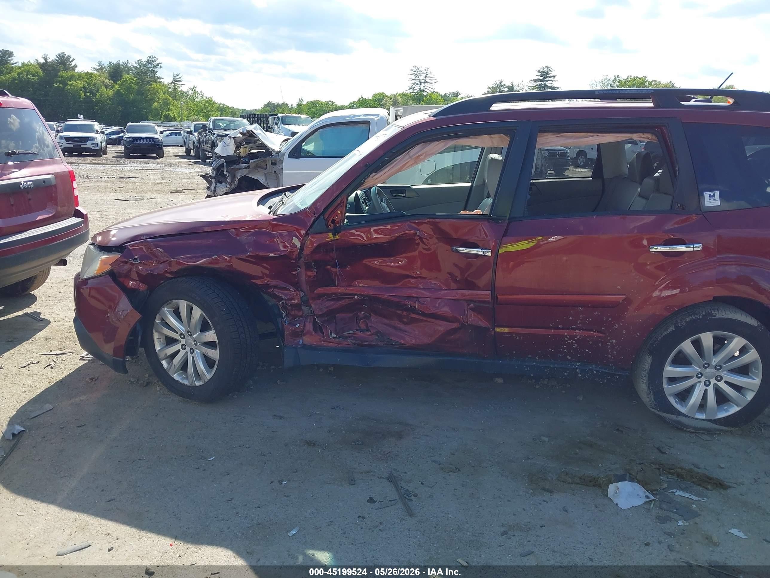 2013 Subaru Forester 2.5x Limited Red vin: JF2SHAEC4DH413591