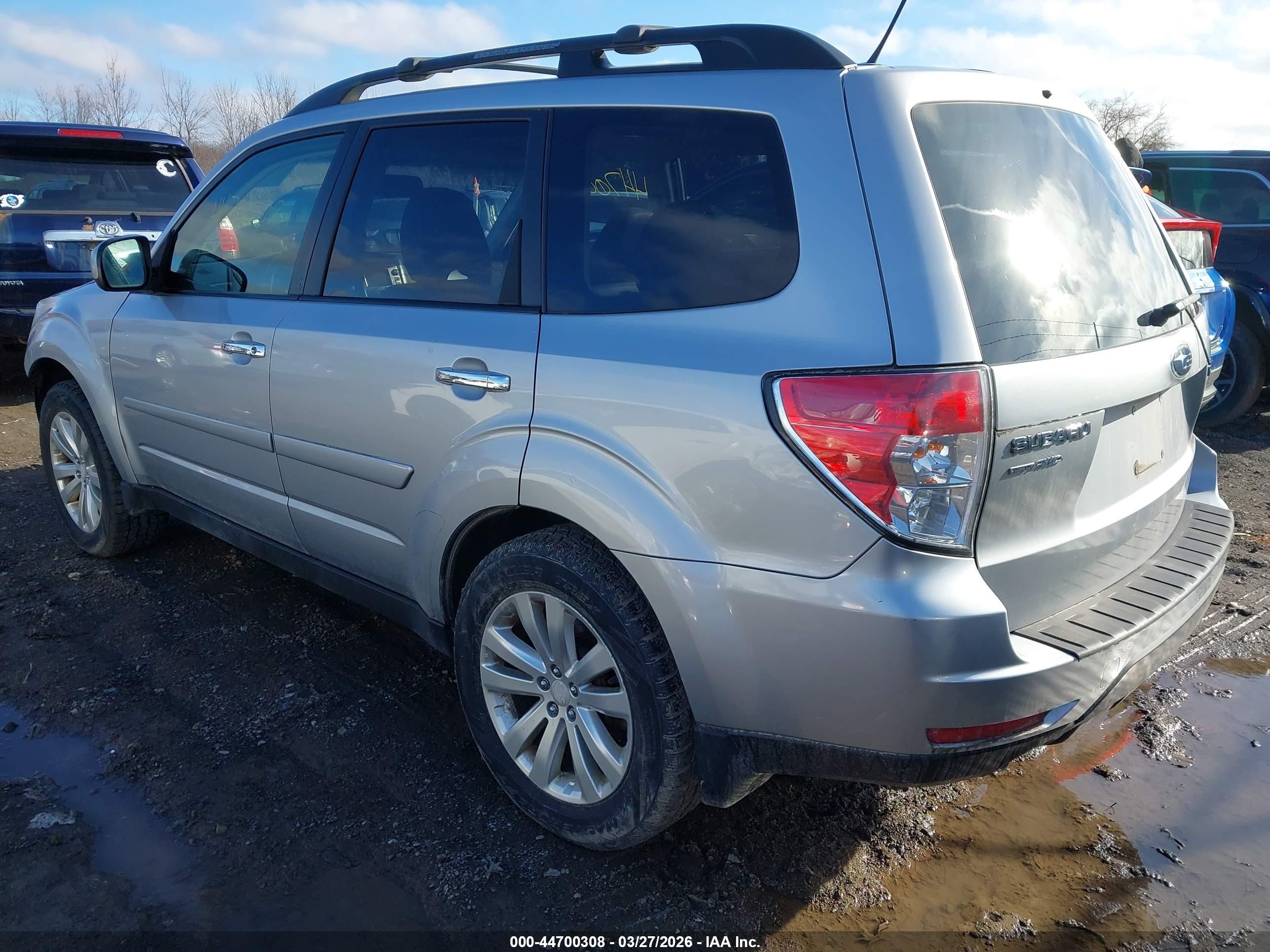 2013 Subaru Forester 2.5x Limited Silver vin: JF2SHAEC4DH439589