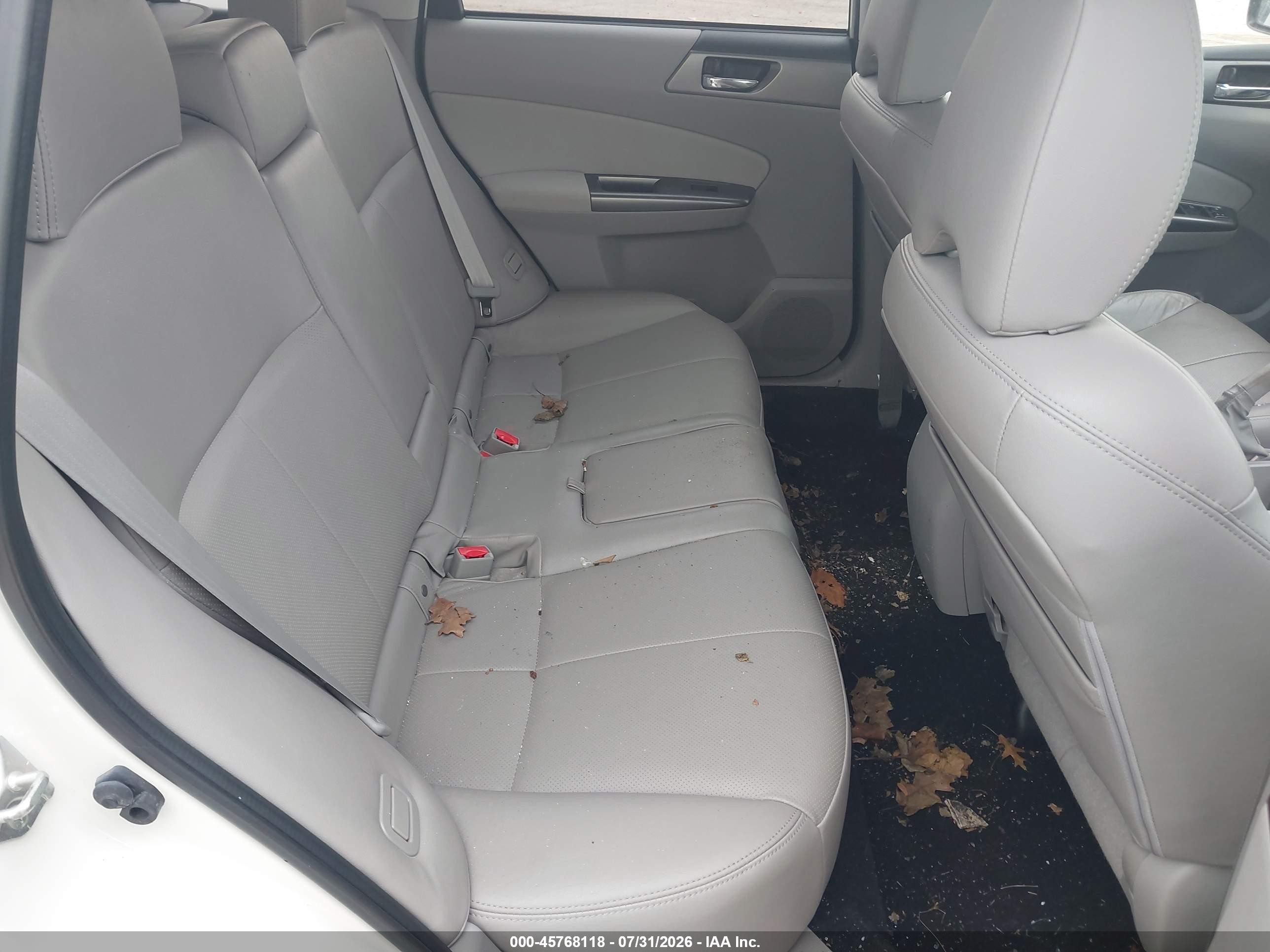 2012 Subaru Forester 2.5x Limited Белый vin: JF2SHAEC5CH416062