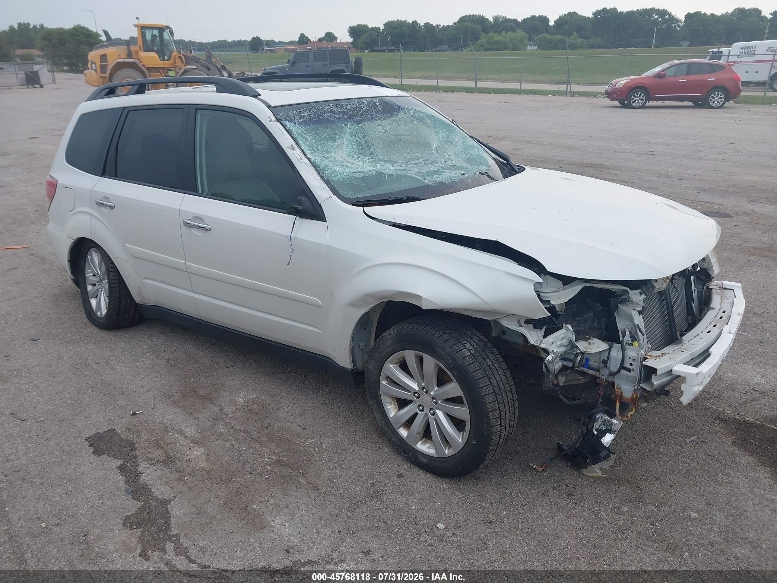 2012 Subaru Forester 2.5x Limited Белый vin: JF2SHAEC5CH416062
