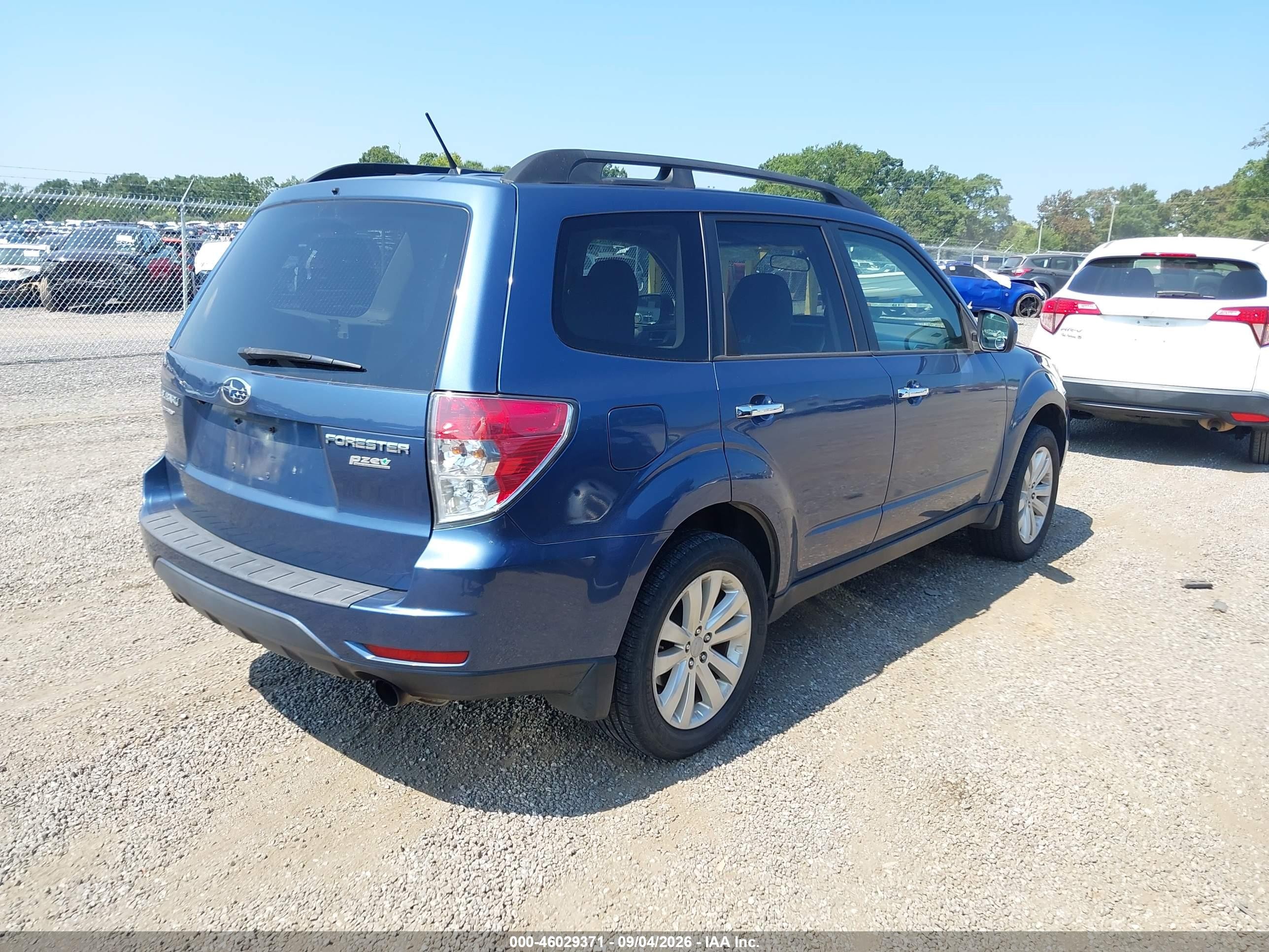 2013 Subaru Forester 2.5x Limited Синий vin: JF2SHAEC5DH404320