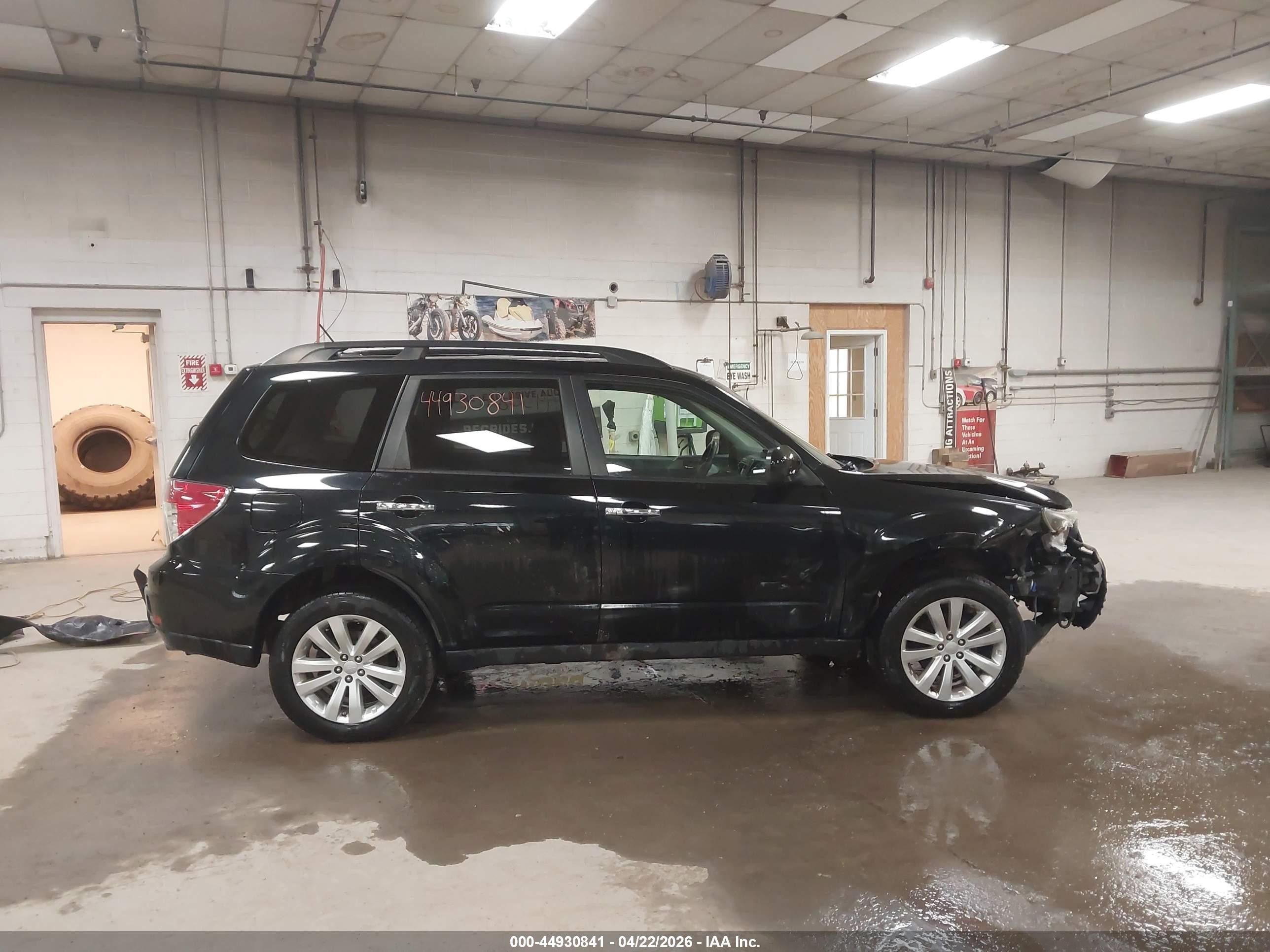 2013 Subaru Forester 2.5x Limited Black vin: JF2SHAEC5DH435308