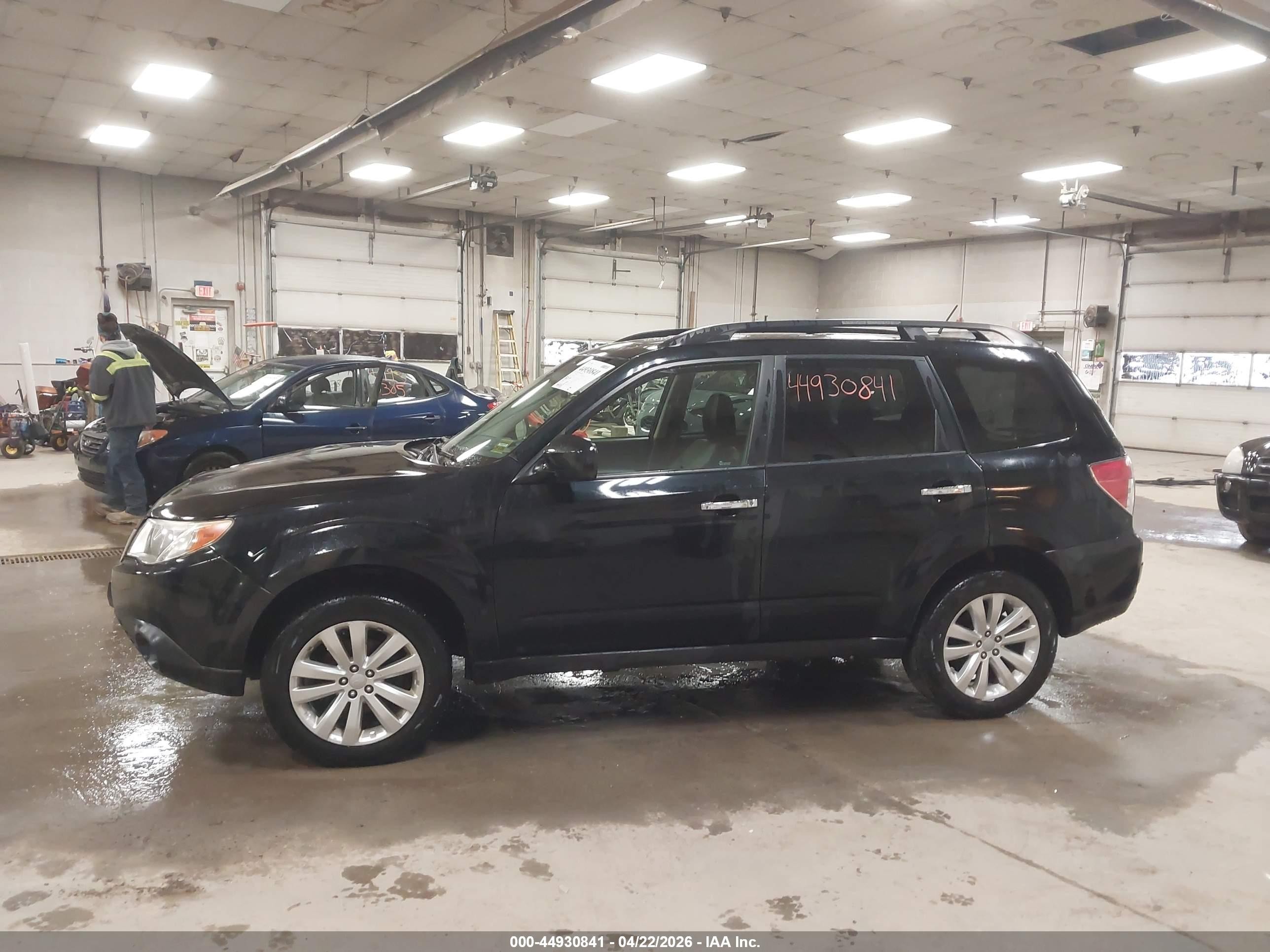 2013 Subaru Forester 2.5x Limited Black vin: JF2SHAEC5DH435308