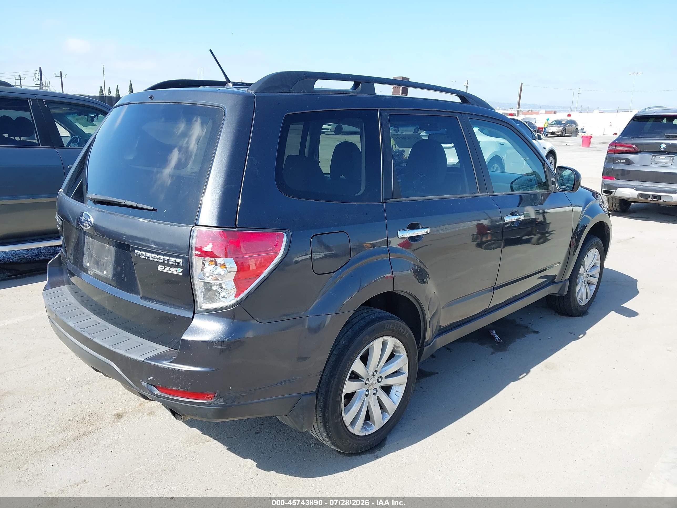2011 Subaru Forester 2.5x Limited Серый vin: JF2SHAEC6BH709645