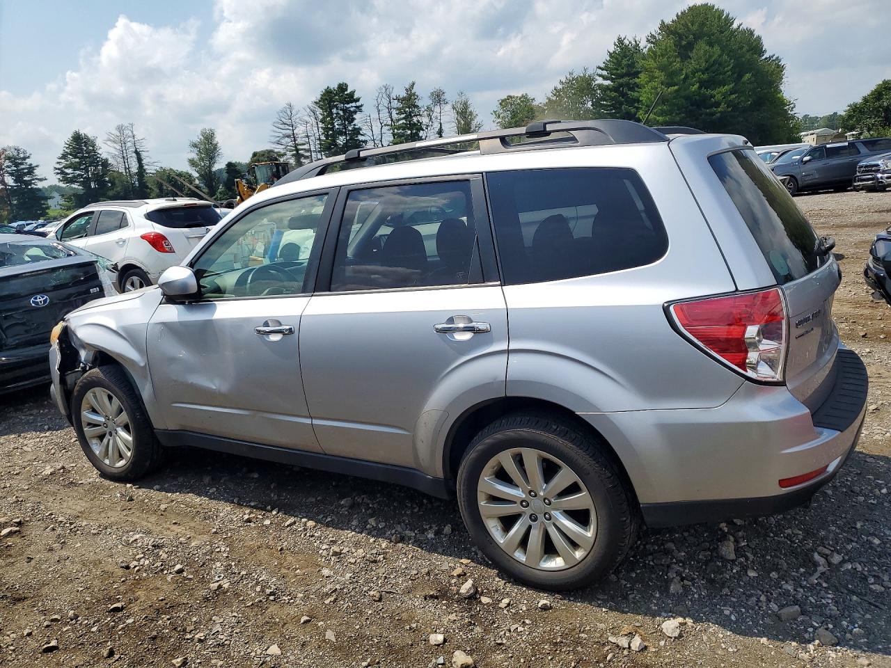 2013 Subaru Forester Limited Silver vin: JF2SHAEC6DH438217