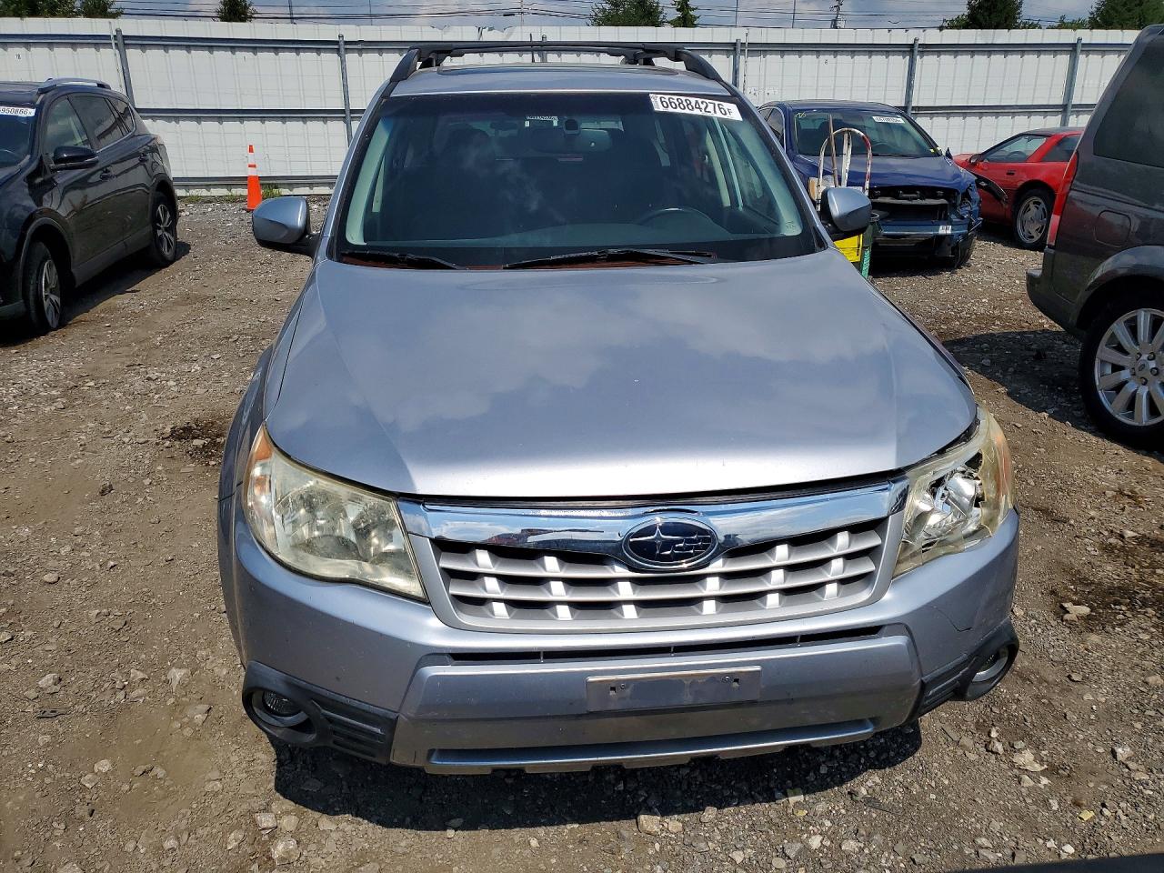 2013 Subaru Forester Limited Silver vin: JF2SHAEC6DH438217