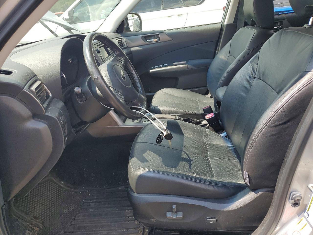 2013 Subaru Forester Limited Silver vin: JF2SHAEC6DH438217