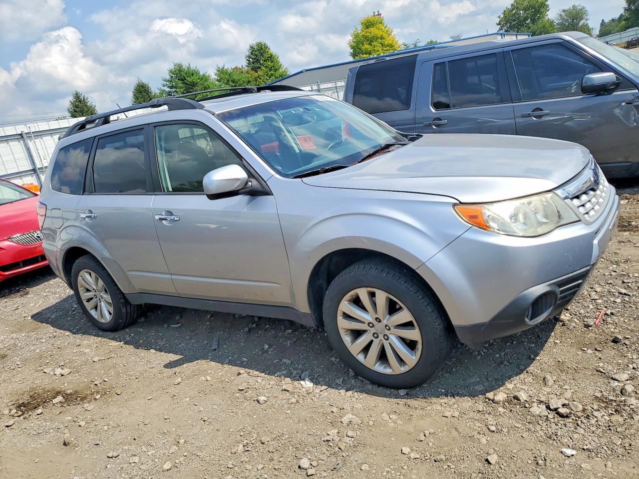 2013 Subaru Forester Limited Silver vin: JF2SHAEC6DH438217