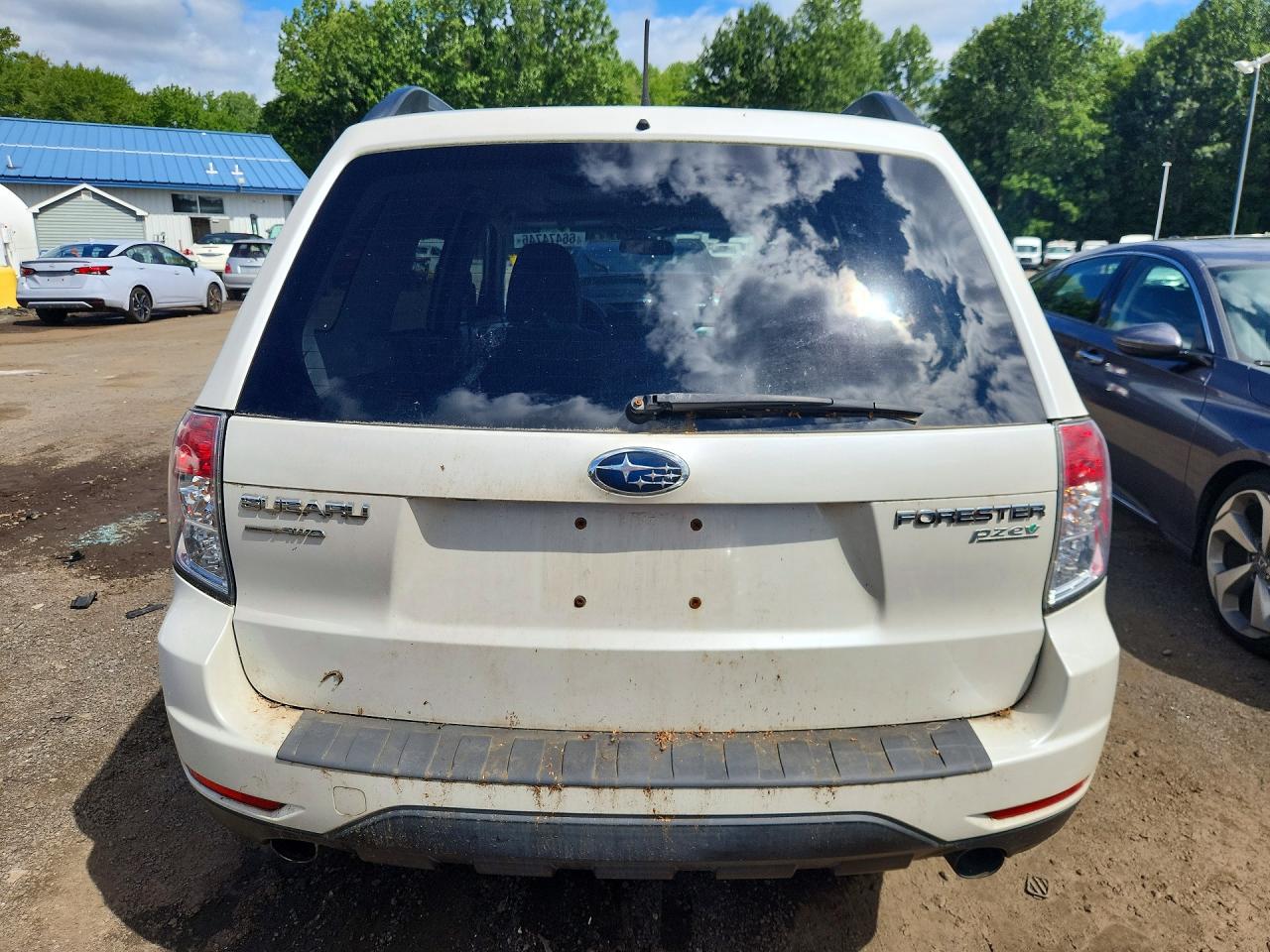 2011 Subaru Forester Limited White vin: JF2SHAEC7BH782720